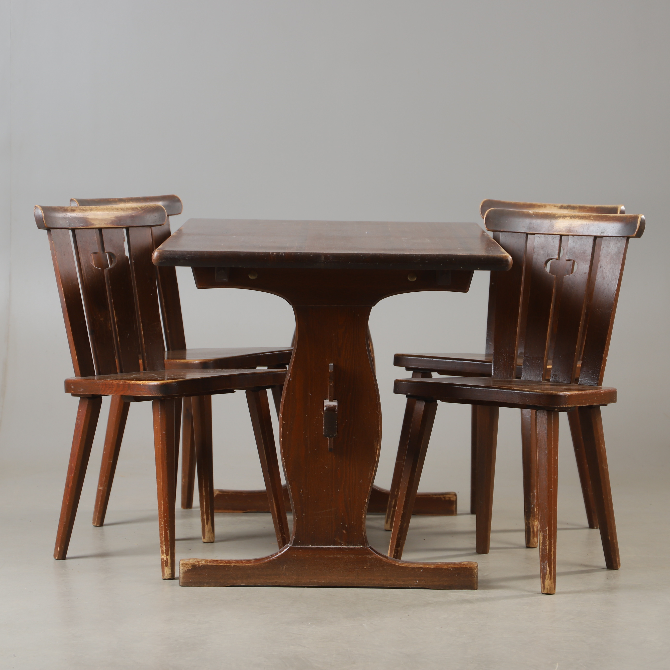 GÖRAN MALMVALL. MATSALSGRUPP, 5 delar, furu, 1900-talets andra hälft.