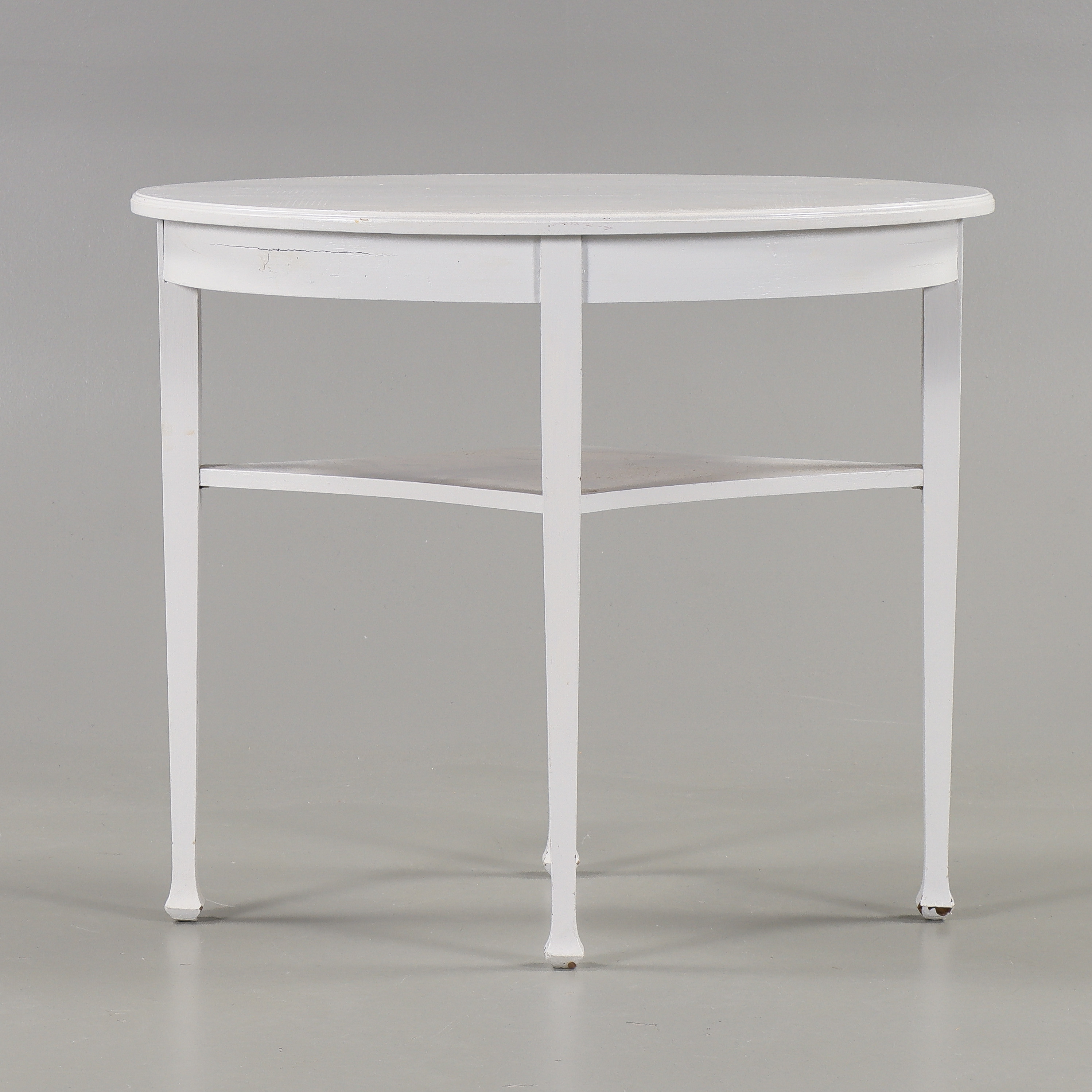 BORD Med hylla, tidigt 1900-tal.