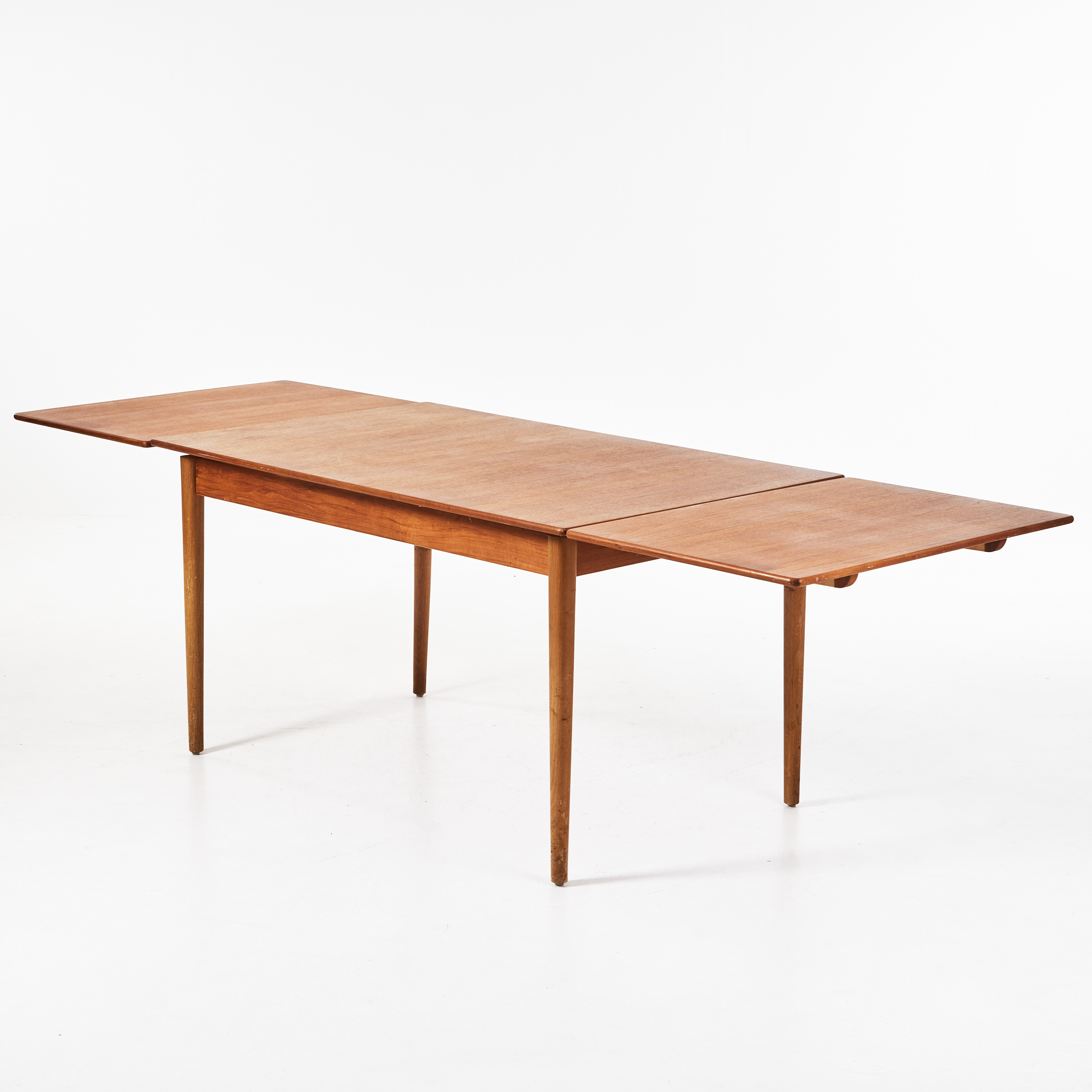 MATBORD, teak, med två iläggsskivor, 1960-tal.