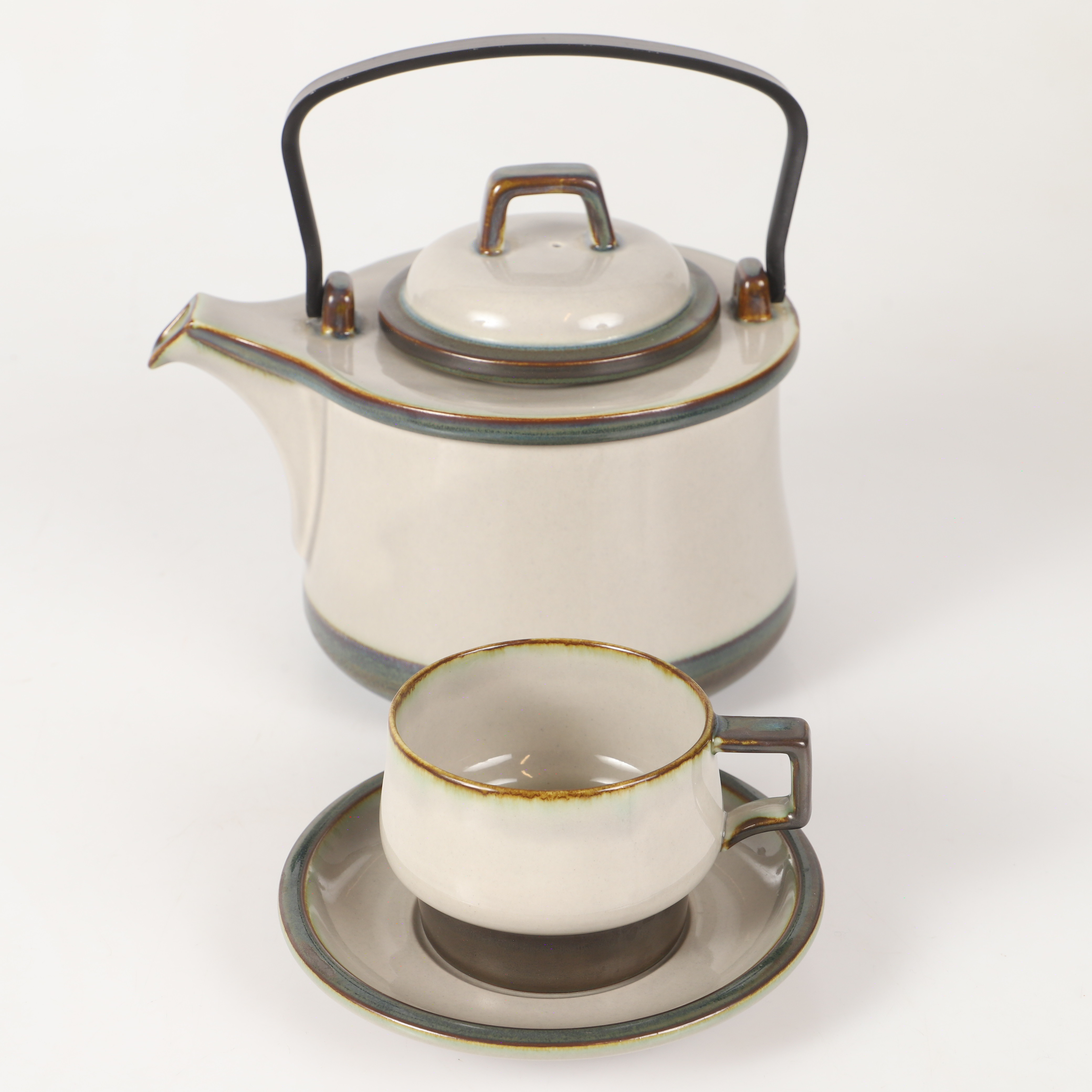 TESERVIS, delar, "Tema", stengods, Bing & Gröndahl, Danmark.