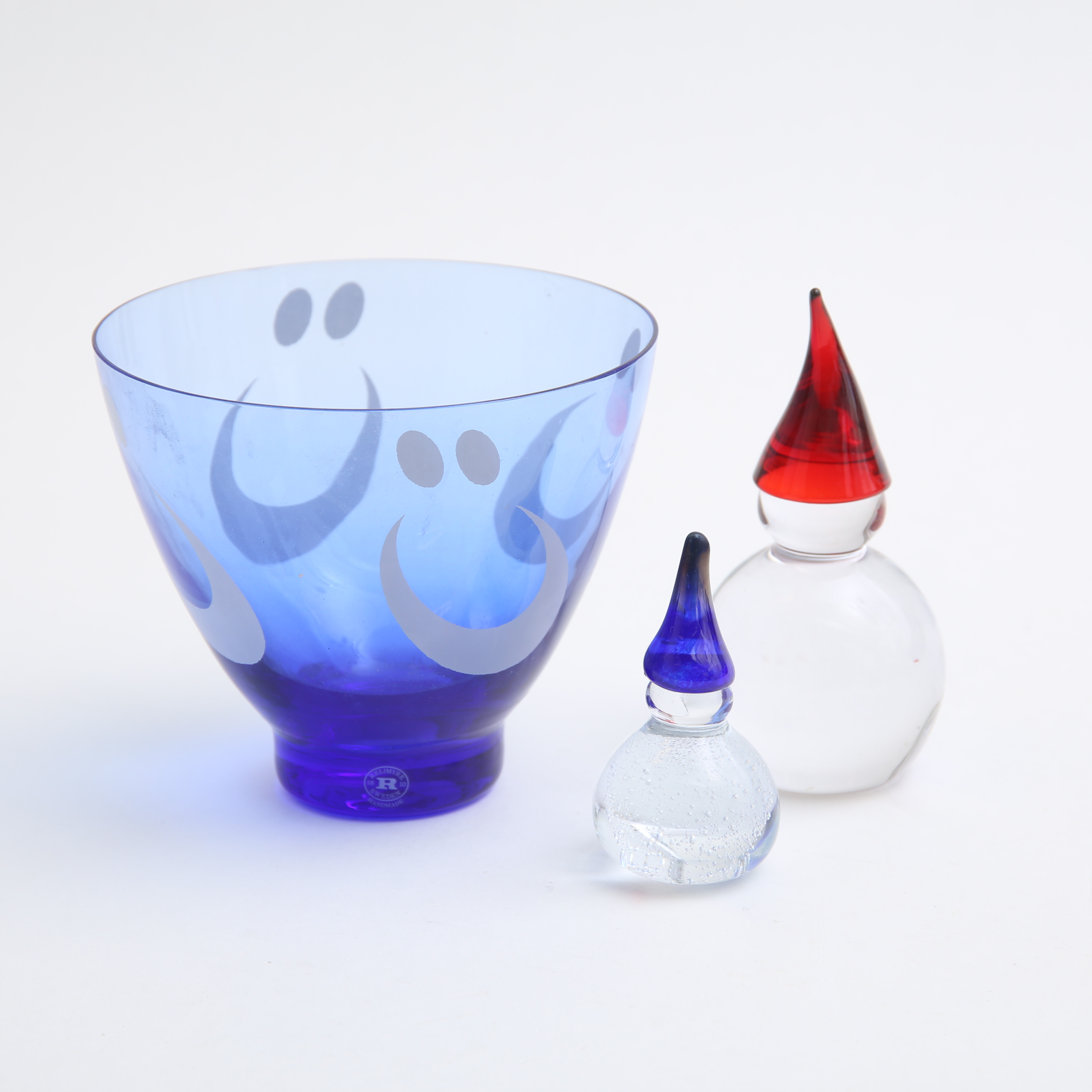 GLASFÖREMÅL, 3 delar, "Nisse" samt "Östgötaskålen", Hadeland/Reijmyre.