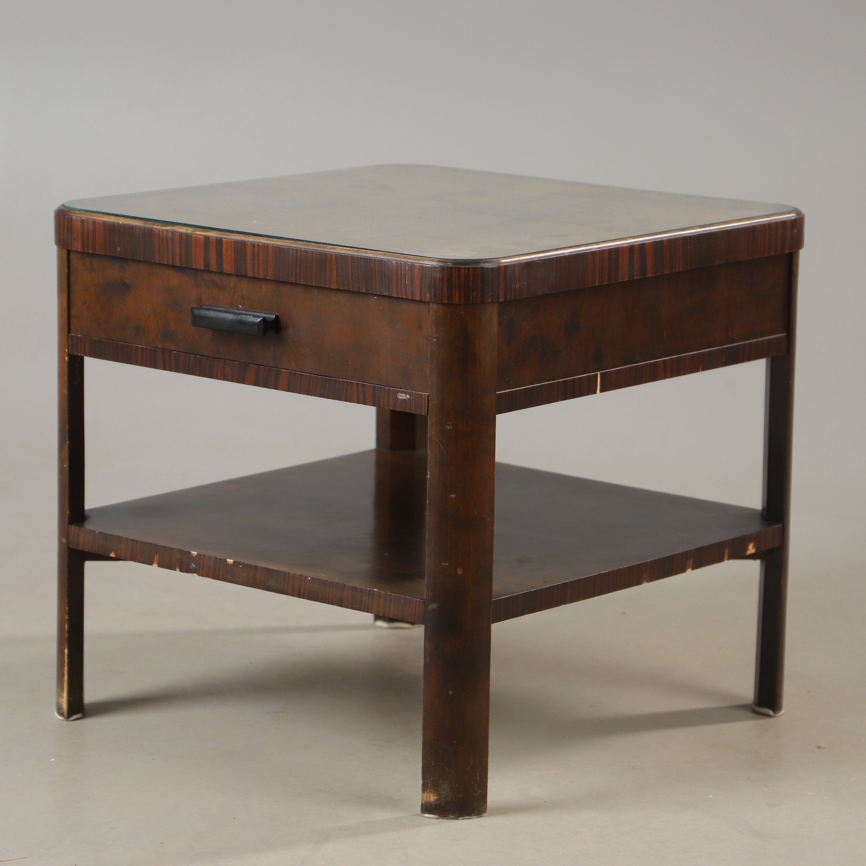 RÖKBORD, björk med intarsia, 1900-talets första hälft.