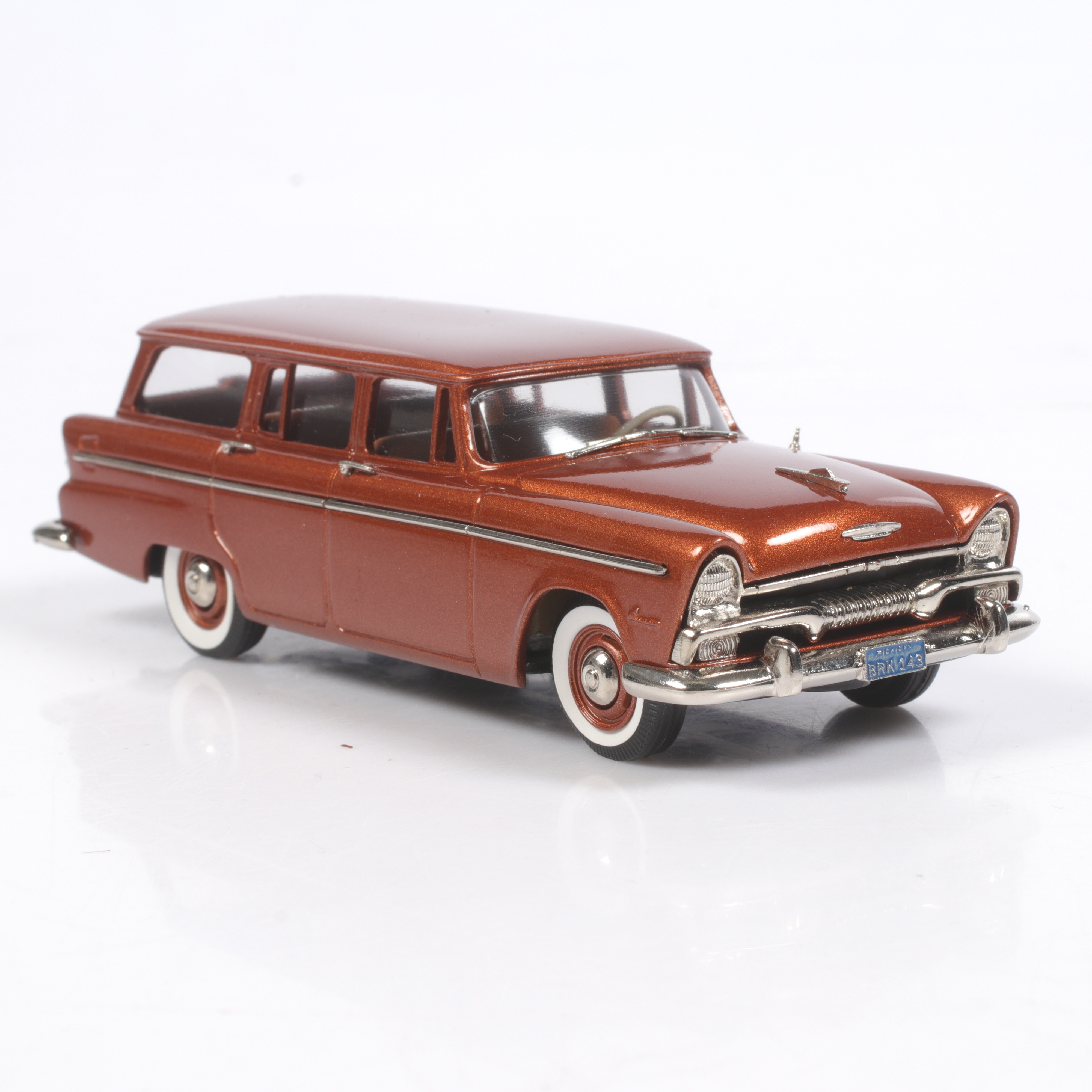 MODELLBIL, metall/resin, Plymouth Belvedere, 4 Door Suburban, 1955, Brooklin Models, skala 1:43.