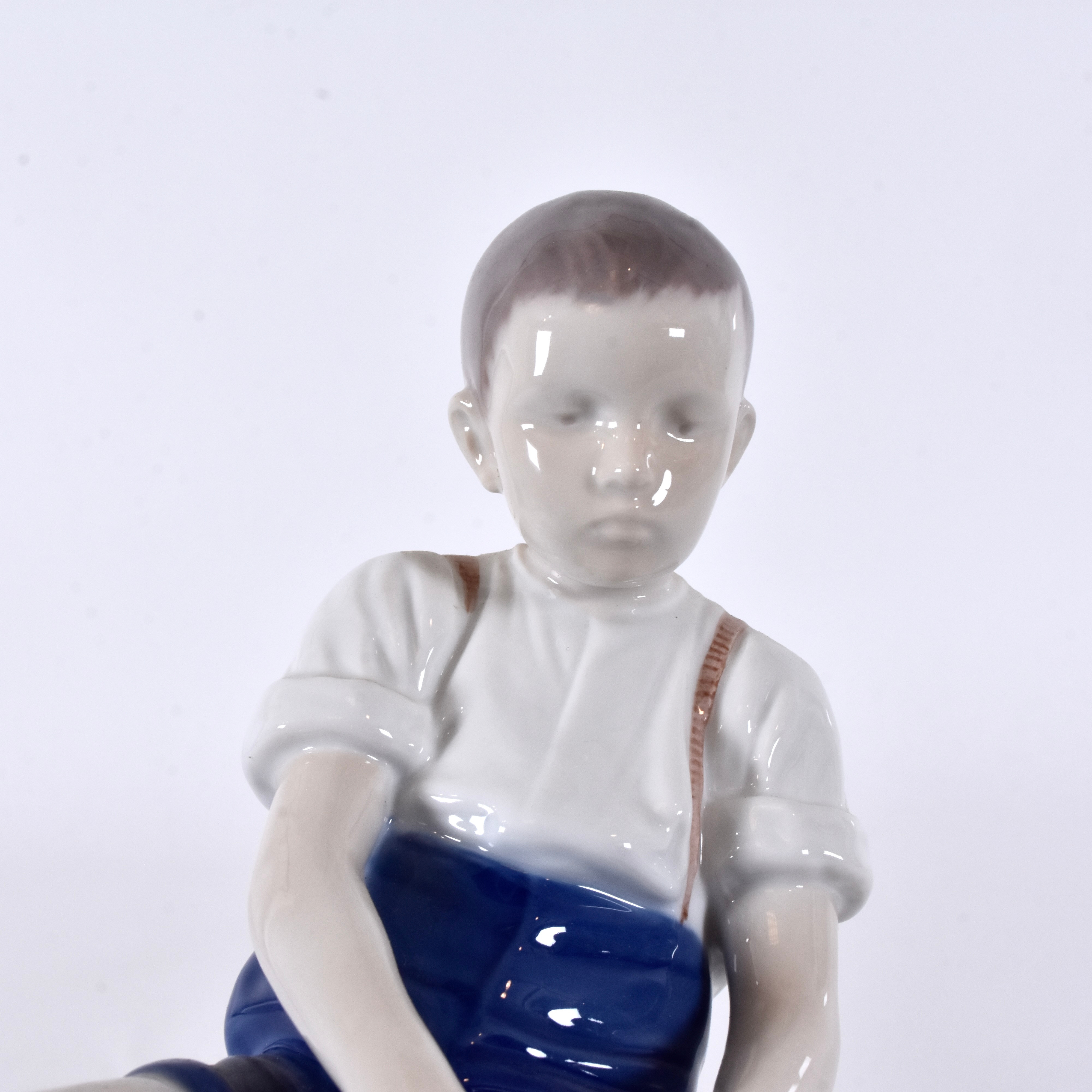 FIGURIN, porslin, pojke, Bing & Gröndahl, Danmark.