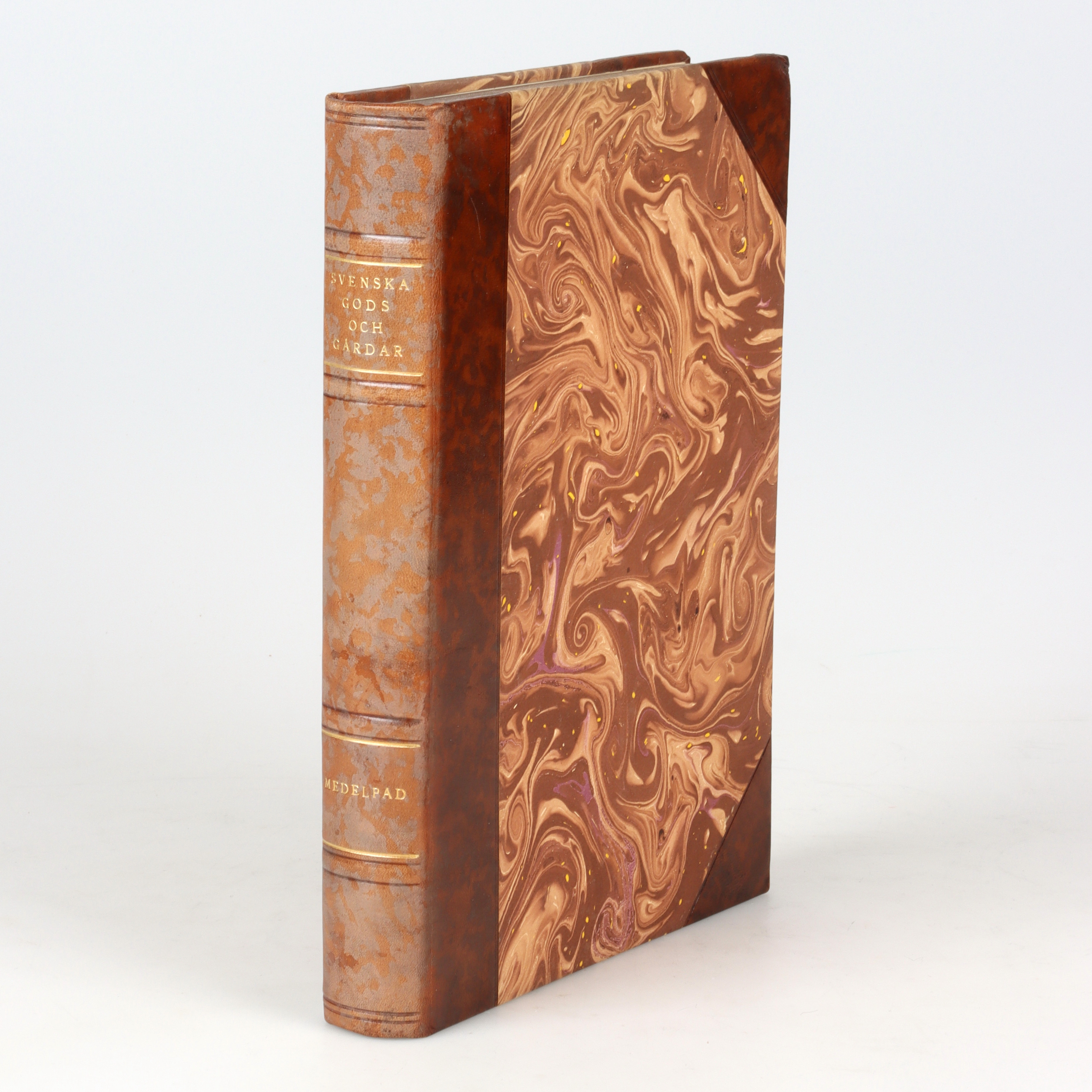 BOK, "Svenska Gods och Gårdar Medelpad", H.W. Sydow, S. Björkman, Uddevalla, 1940.