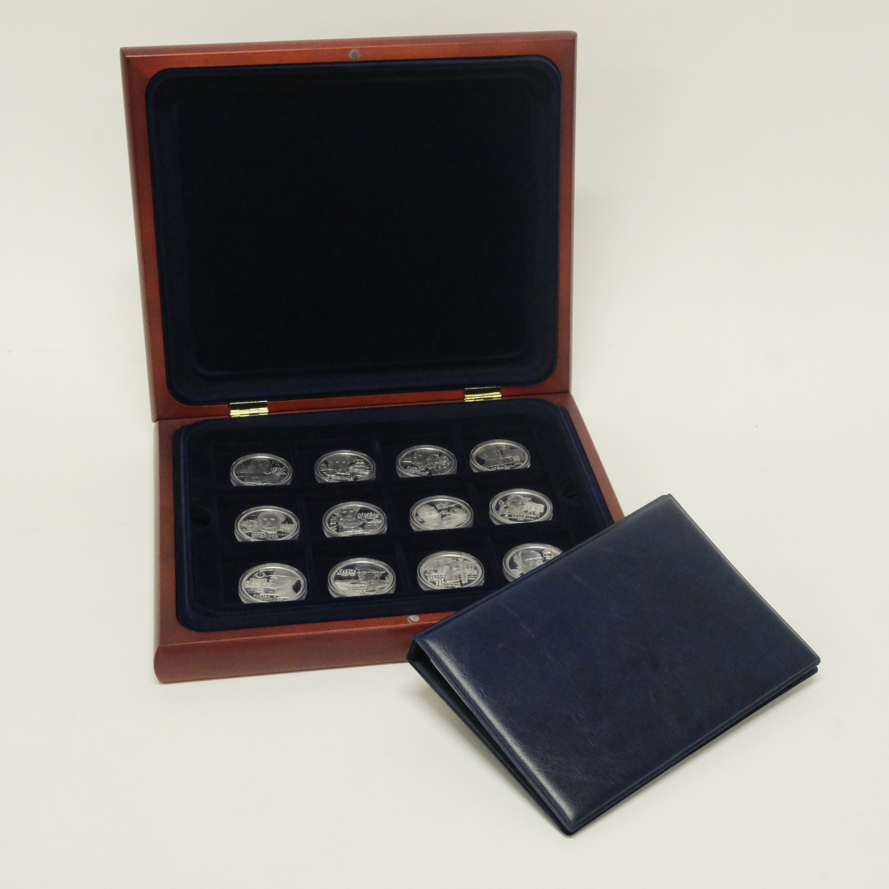 MINNESMEDALJER, SILVER, KUNGARIKET SVERIGE, 24 STYCKEN.