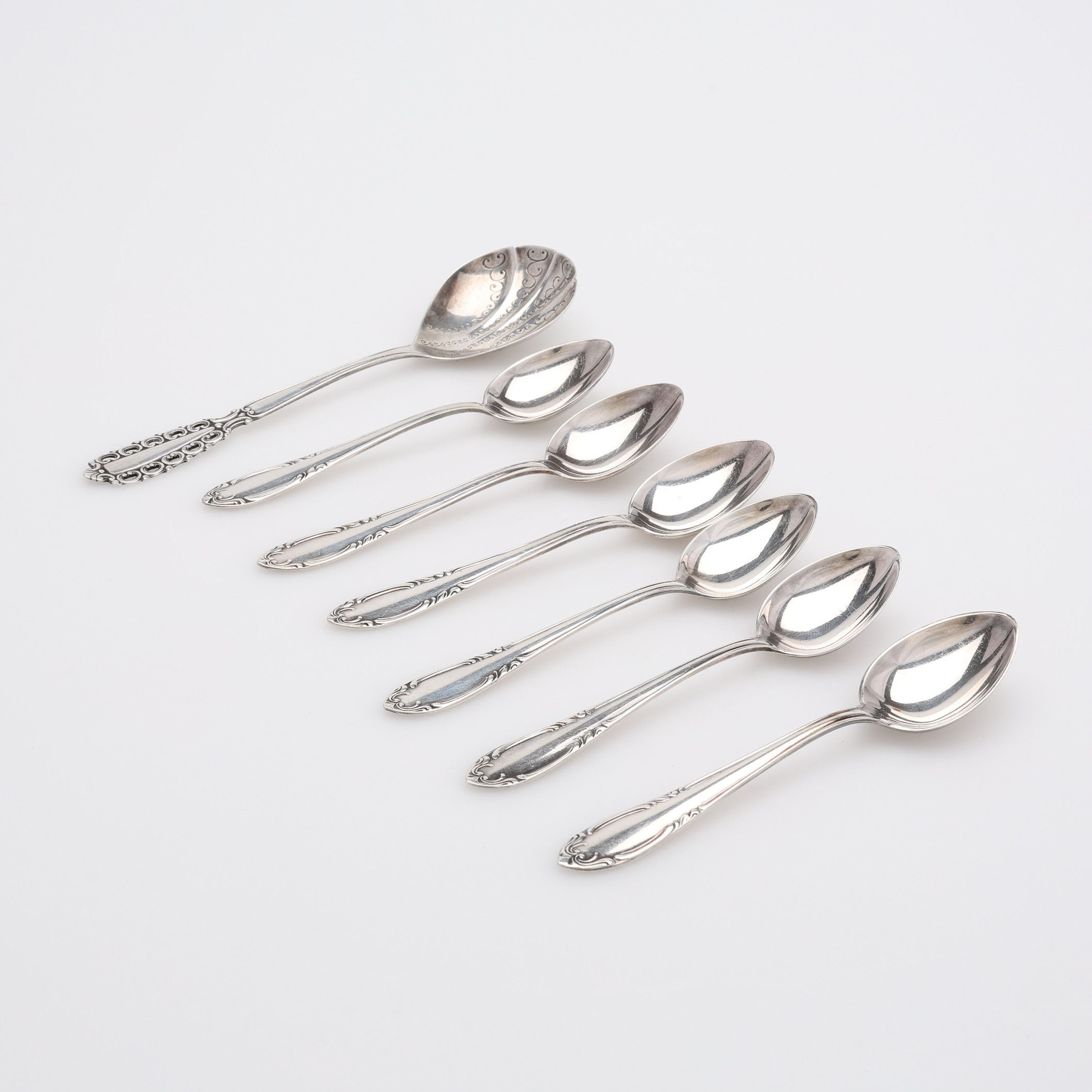 SKEDAR, 7 ST, SILVER, "SLOTTSBAROCK" & "CARMEN", GAB & C.G.HALLBERG, TOTALT CA. 107 GRAM.