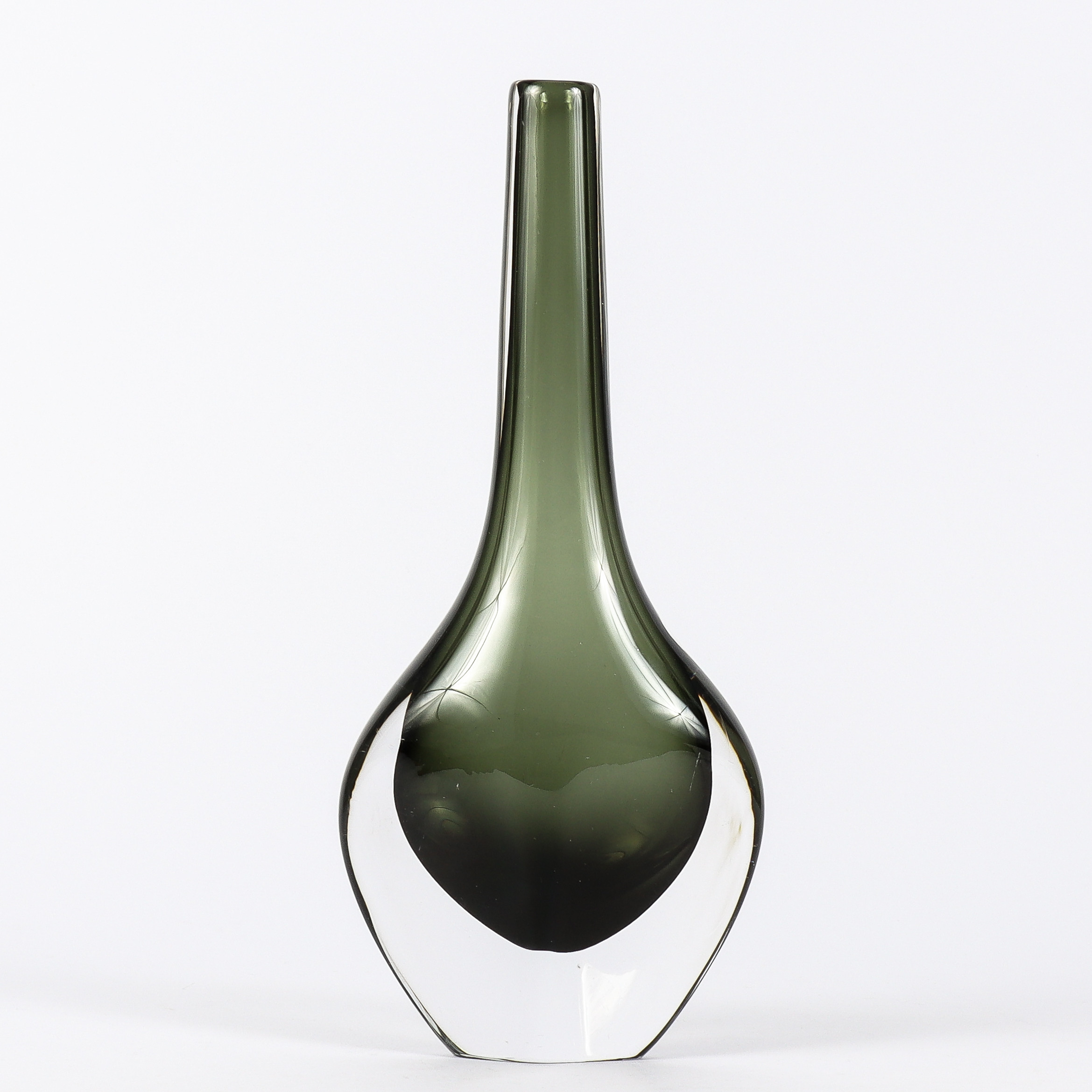 NILS LANDBERG. Vas, glas underfång, Orrefors, signerad.