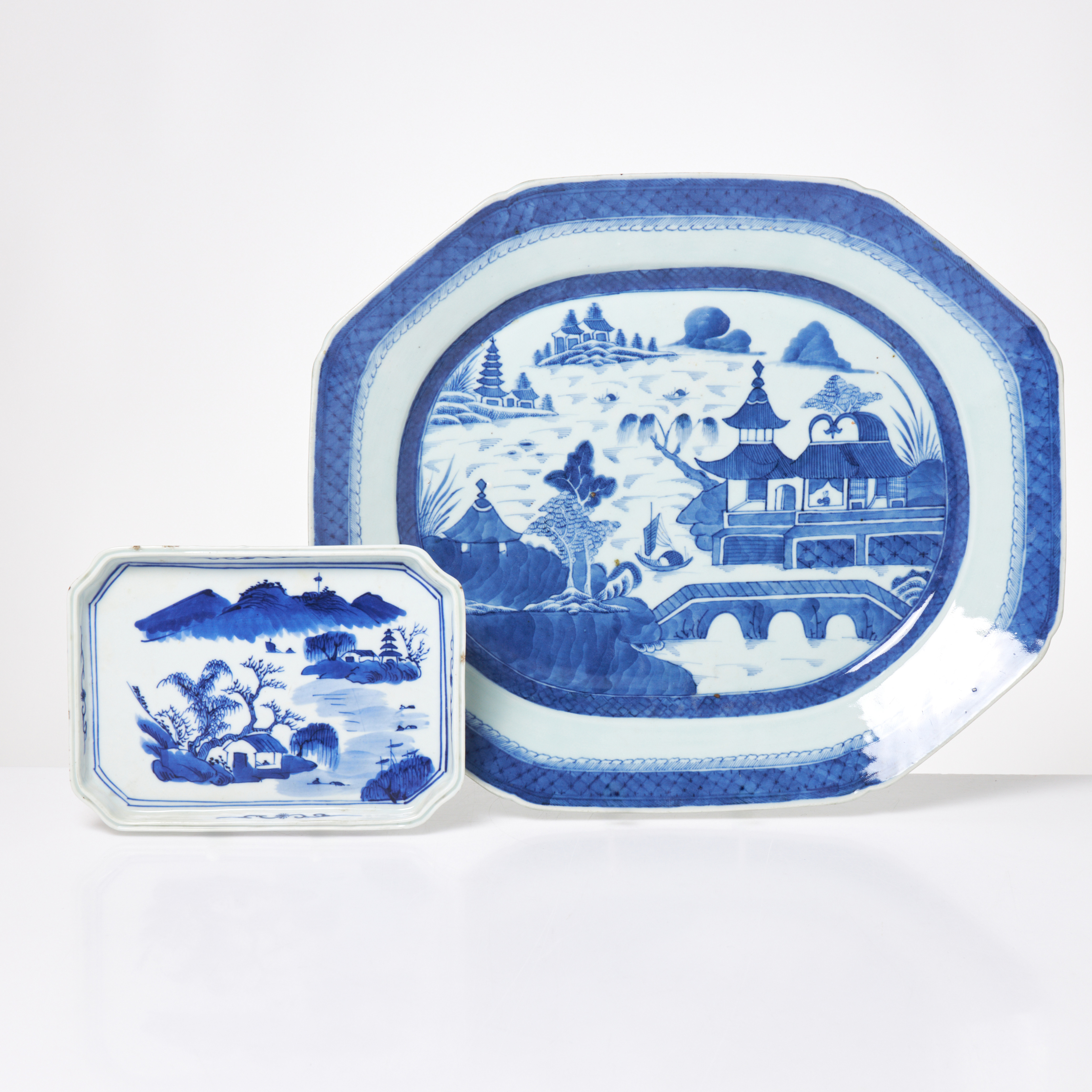 FAT. 2 st, Kina, porslin, underglasyrblått flodlandskap, Qianlong.