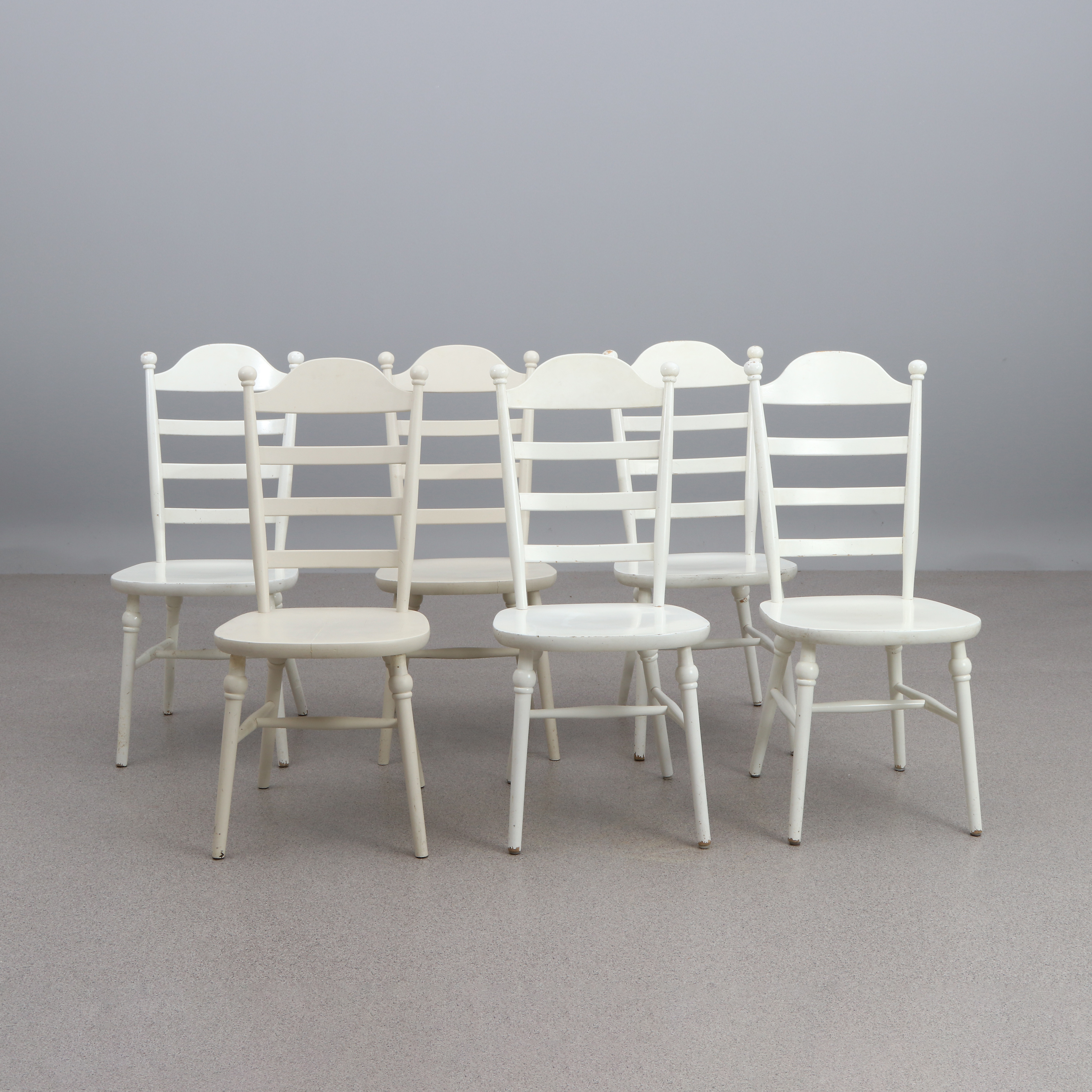 LILLEMOR MANNERHEIM. STOLAR, SEX ST. Lackerat trä. "Mona". 1900-talets andra hälft.