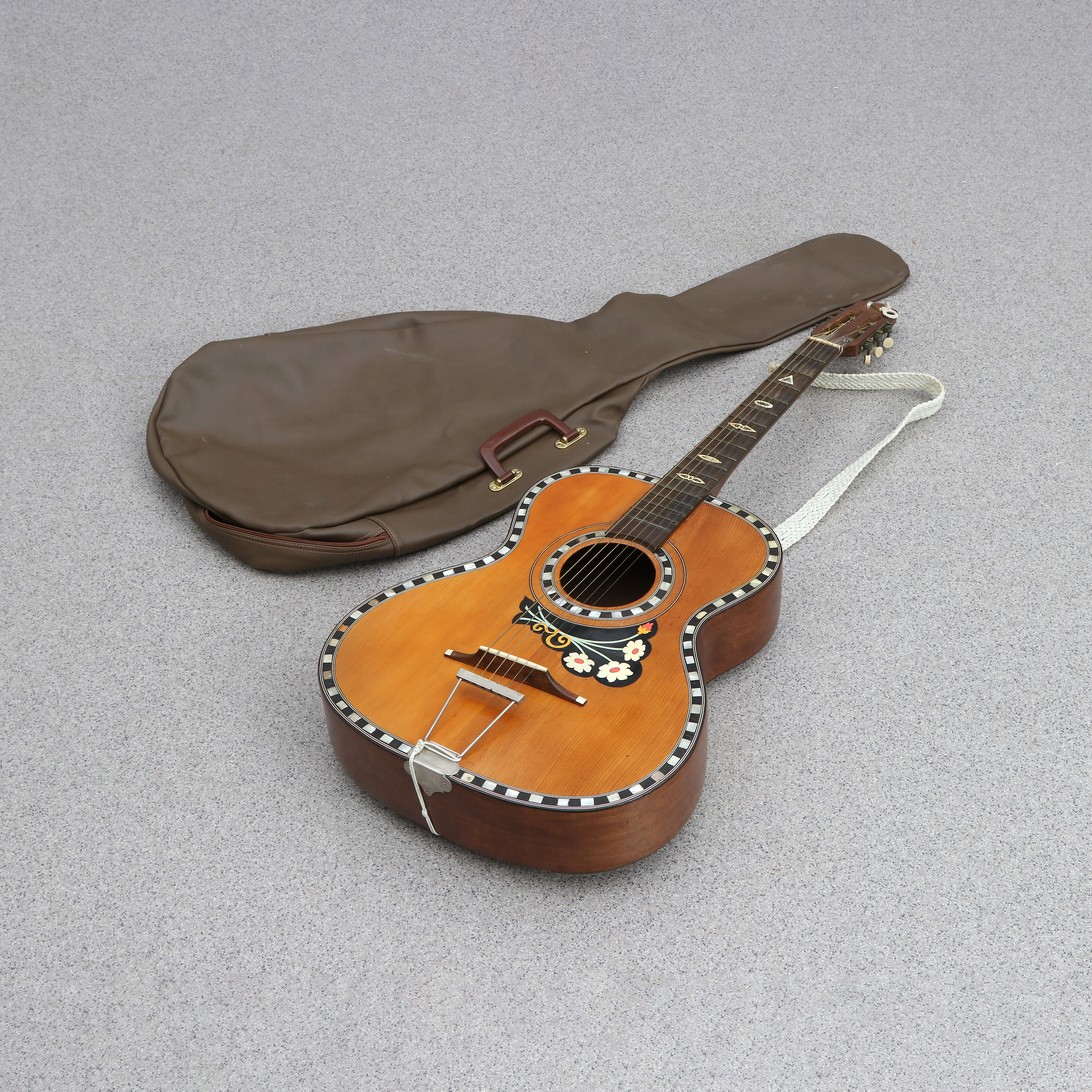 AGATINO PATANE, AKUSTISK GITARR. Catania, 1900-tal.