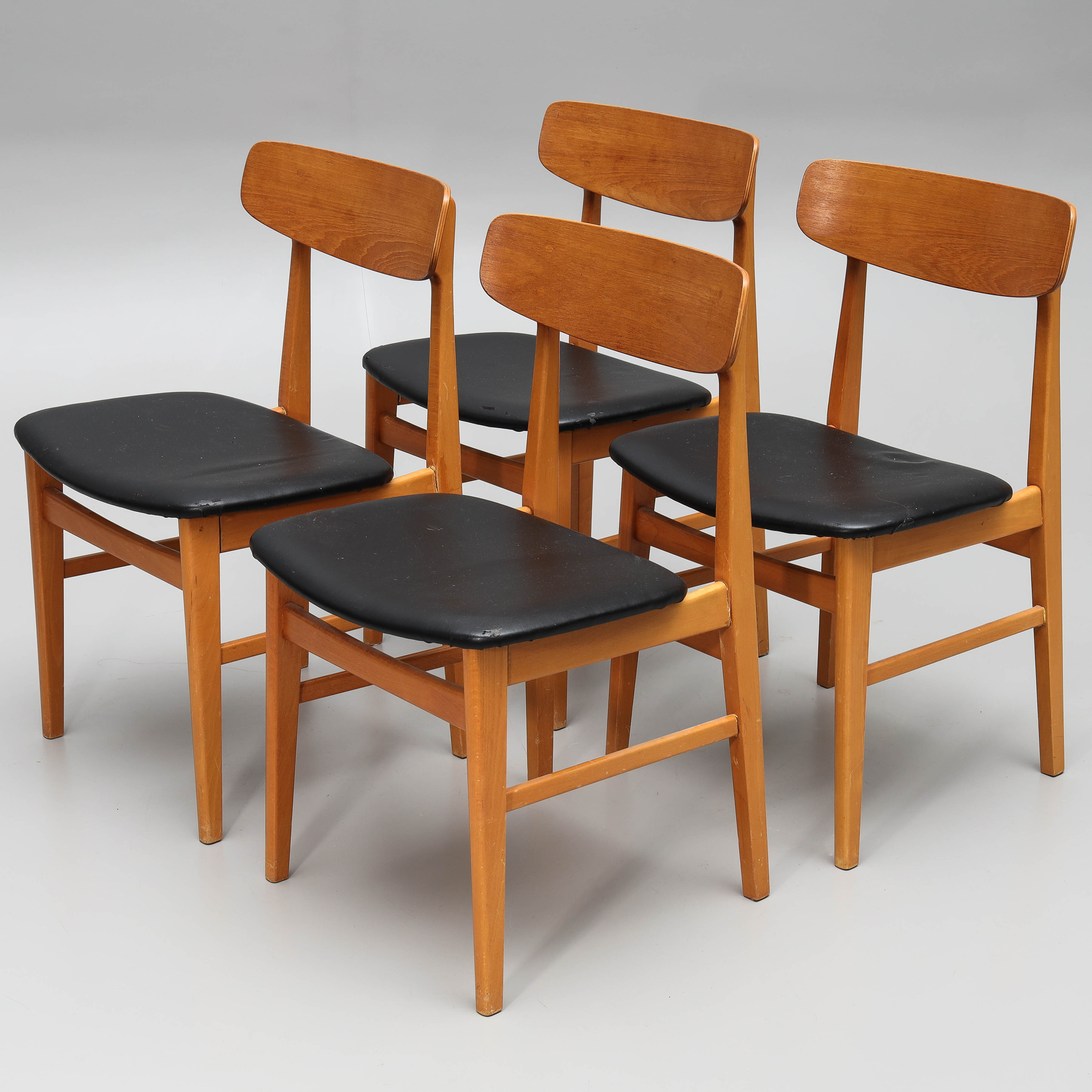 STOLAR, 4 st, fanérade i ek & bok, 1950/60-tal.