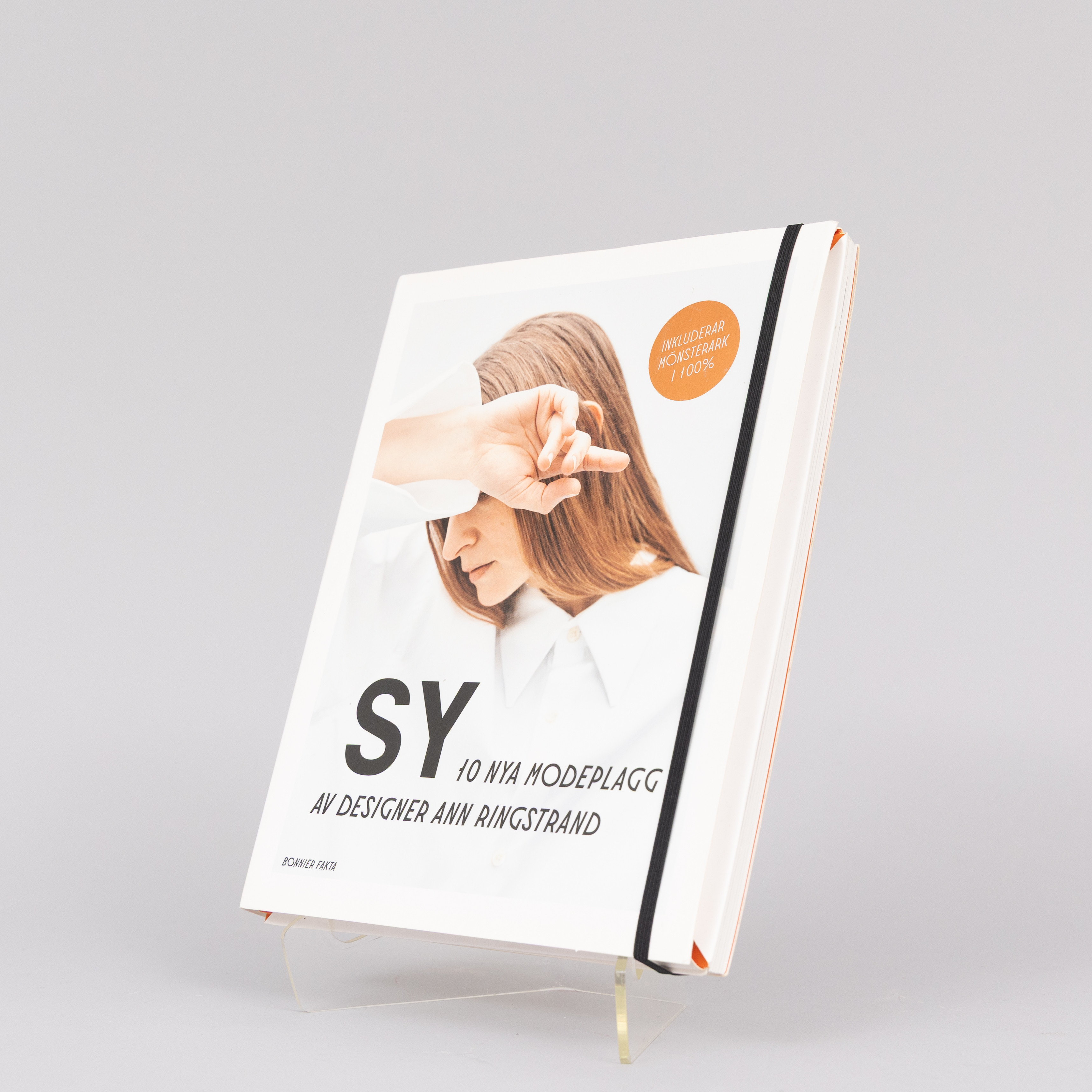 ANN RINGSTRAND. Bok "Sy 10 nya modeplagg".