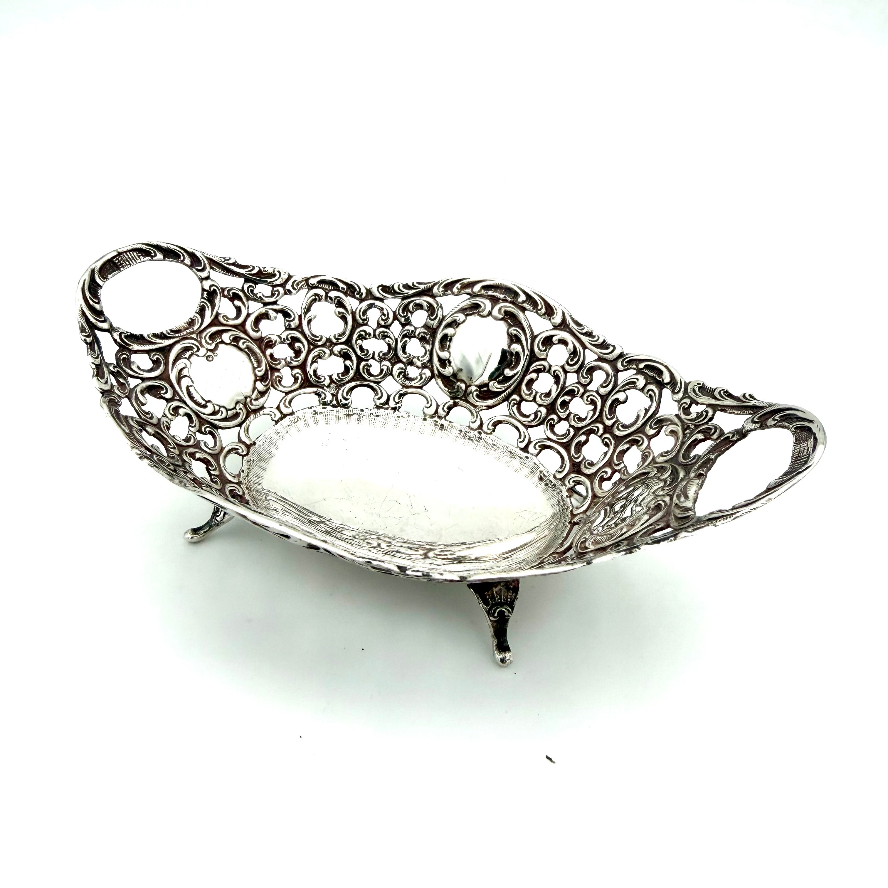 SKÅL, silver, rokokostil, genombruten dekor av voluter, på fötter, svensk importstämpel.