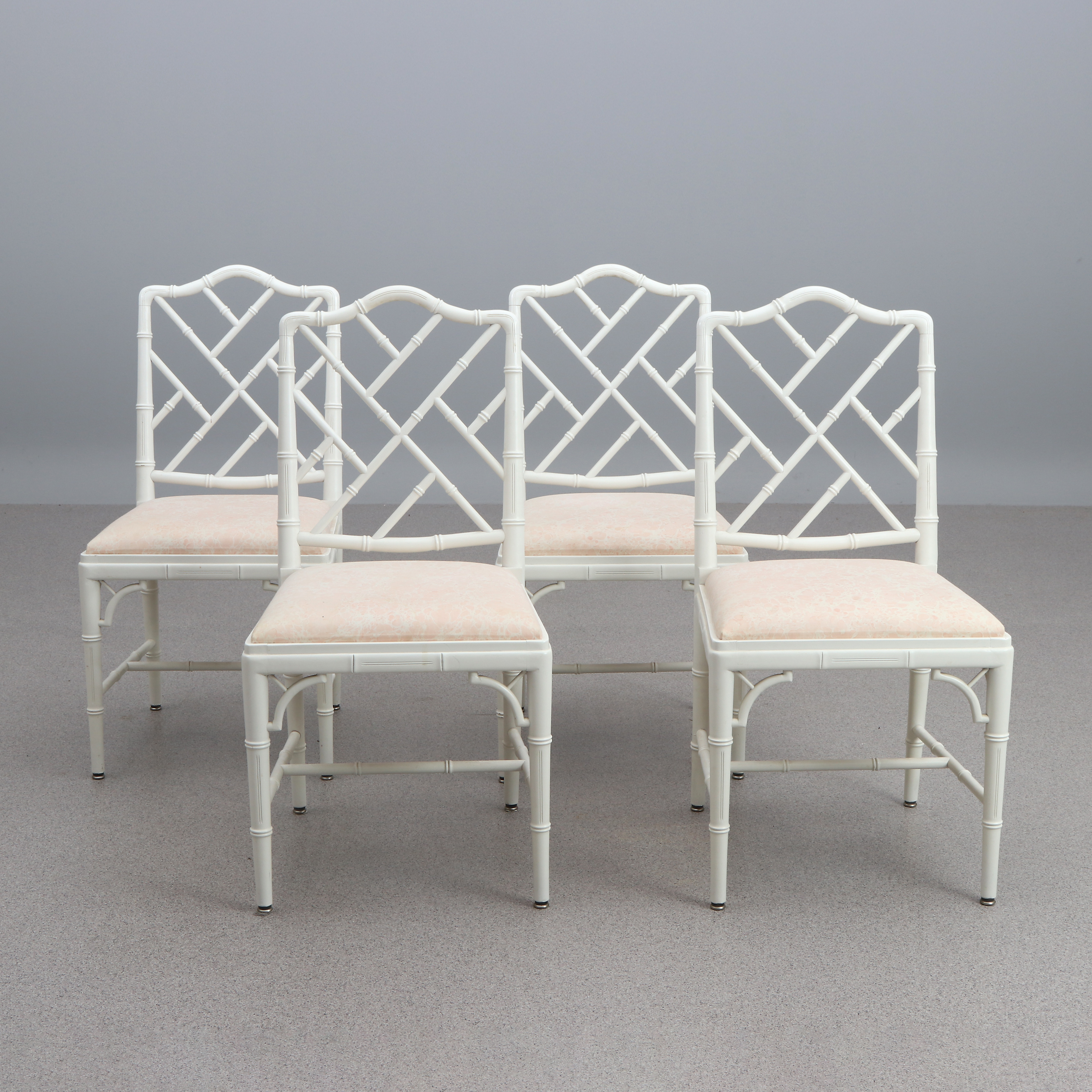 MIRANDA, STOLAR, FYRA ST. Lackerat trä. Kinesiserande stil, 1900-talets andra hälft.