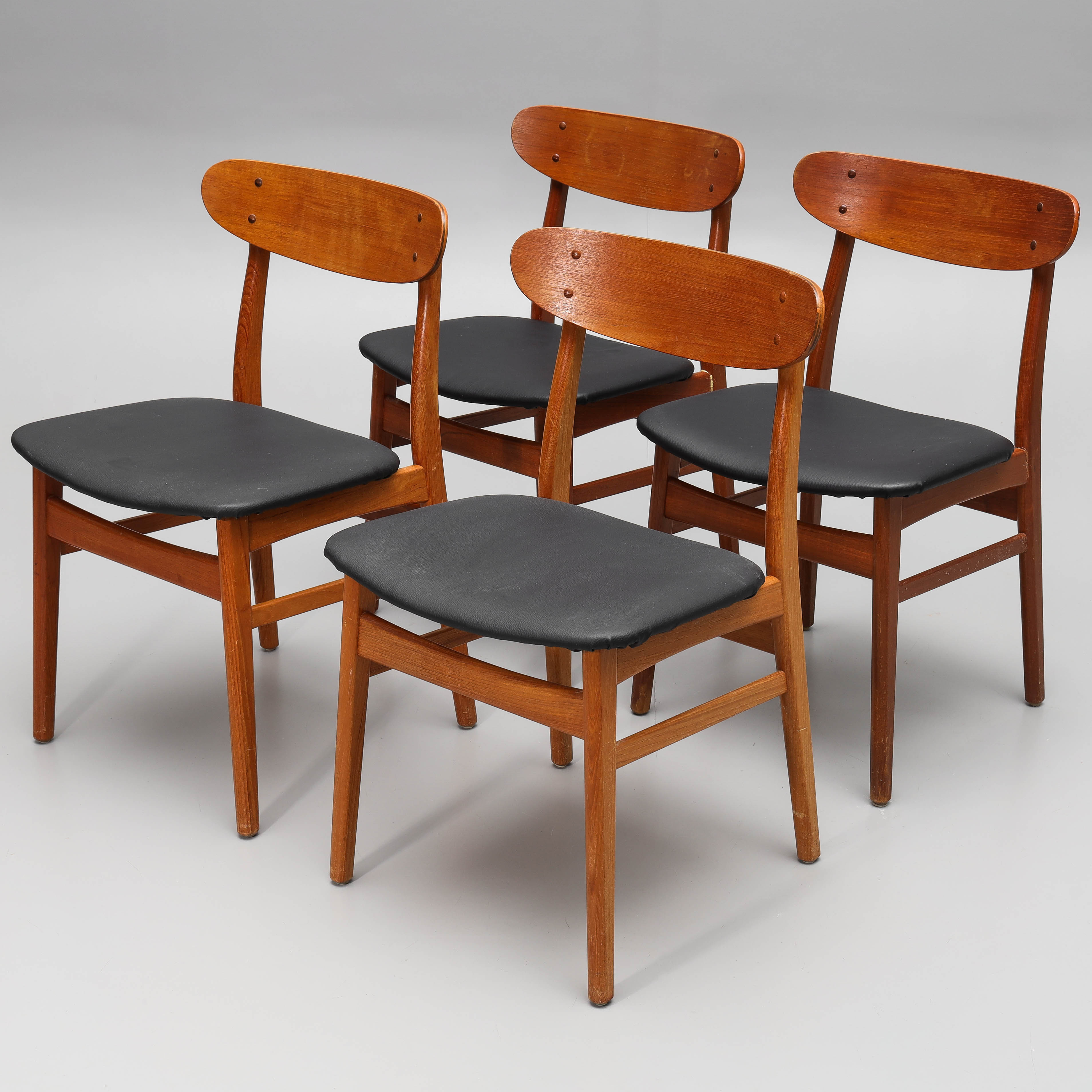 STOLAR, 4 st, teak/teakfanér, klädsel i konstskinn, 1950/60-tal.