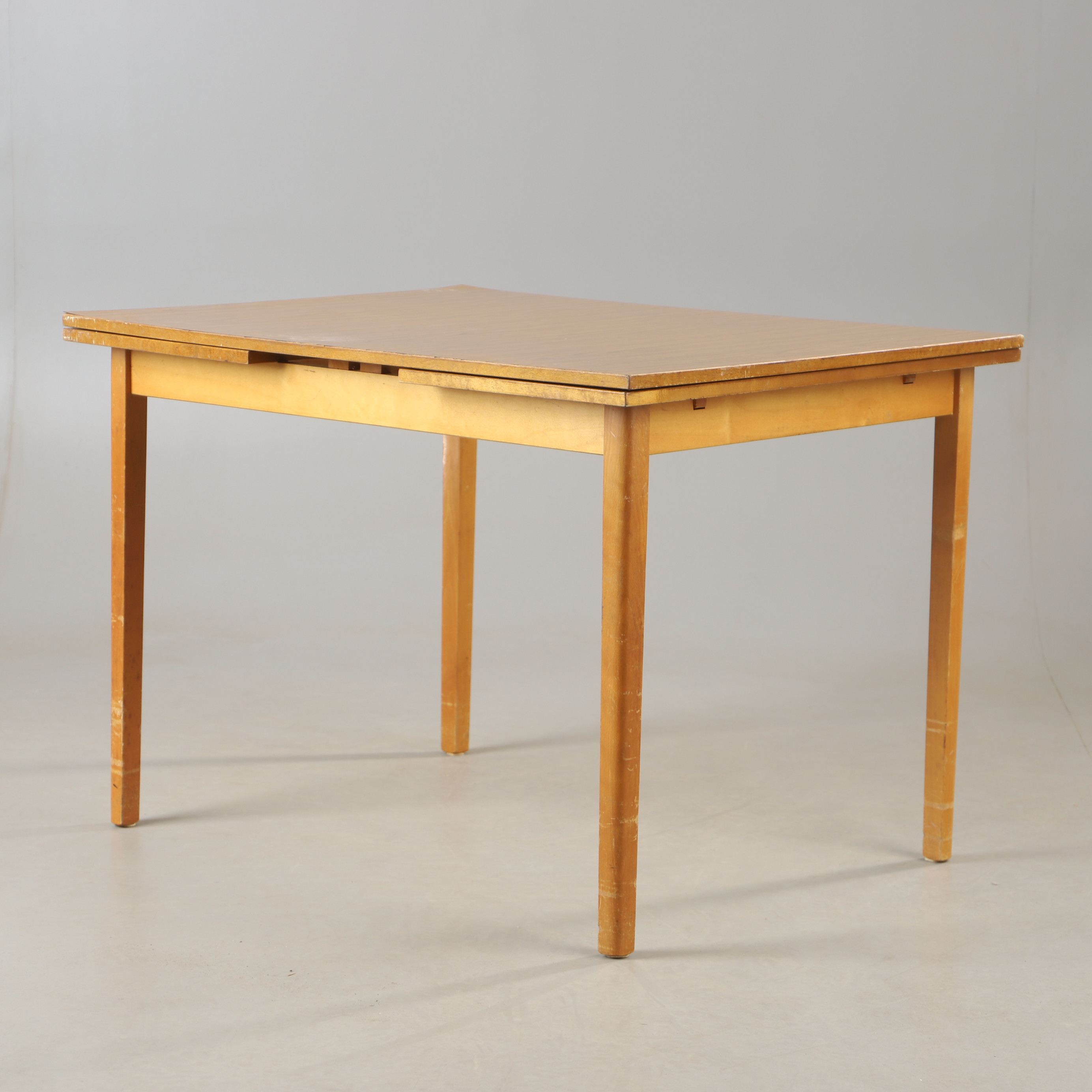 MATBORD, perstorpsskiva, Edsbyverken, 1900-talets mitt.