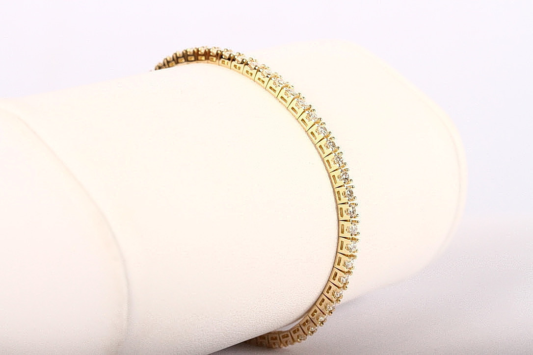 ARMBAND, tennisarmband 2,43ct, 18K.