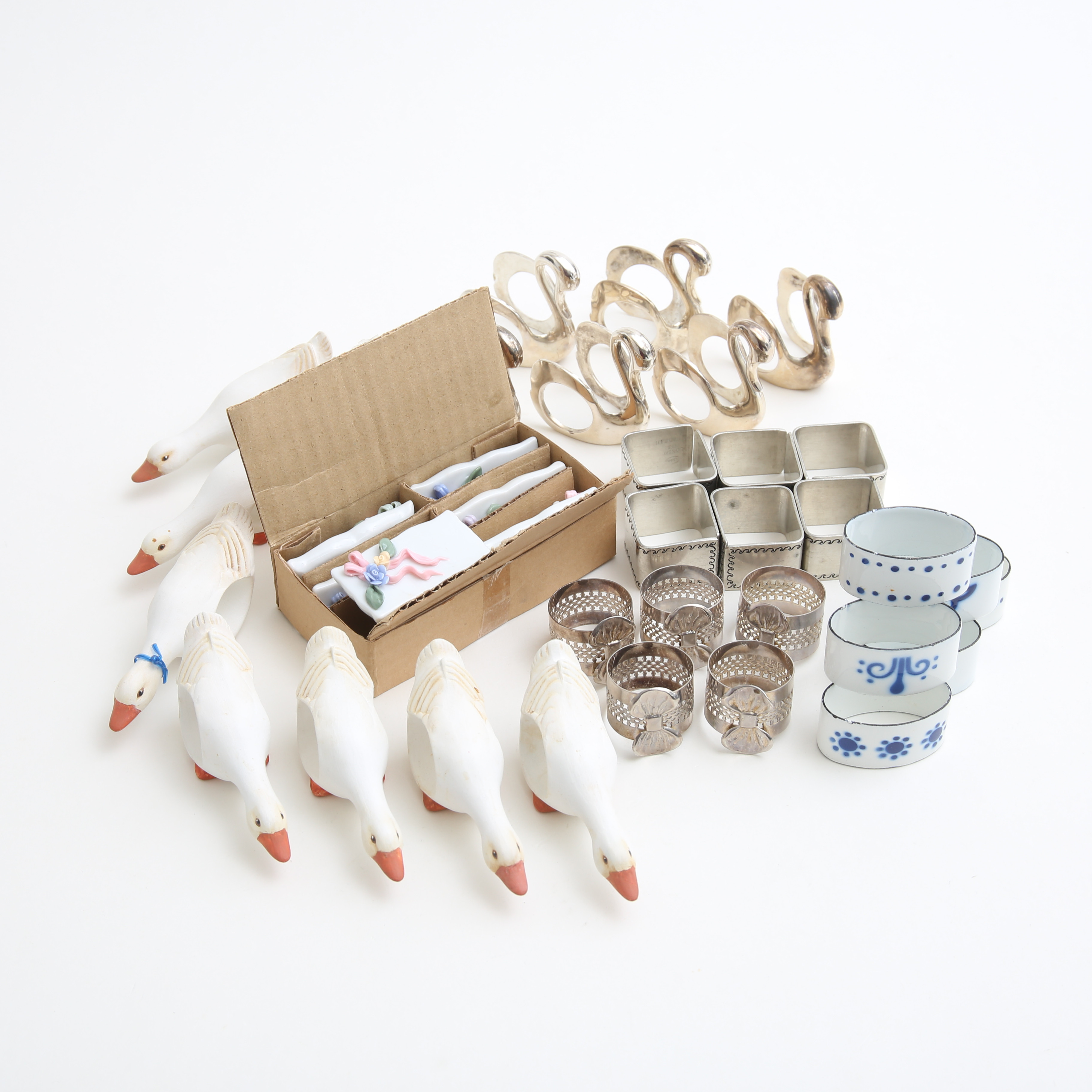 SERVETTRINGAR, m.m. 1900-talets senare del.