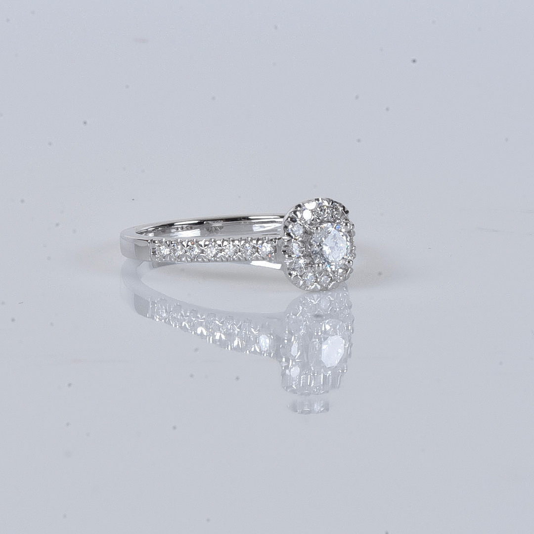 DIAMANTRING, totalt 0,54ct, vitguld 18K.