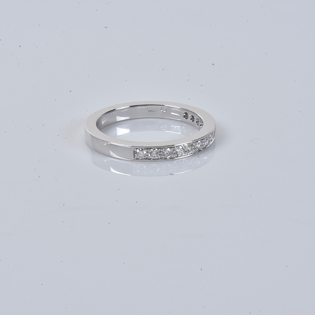 HALVALLIANS, diamanter 0,25ct, vitguld 18K.