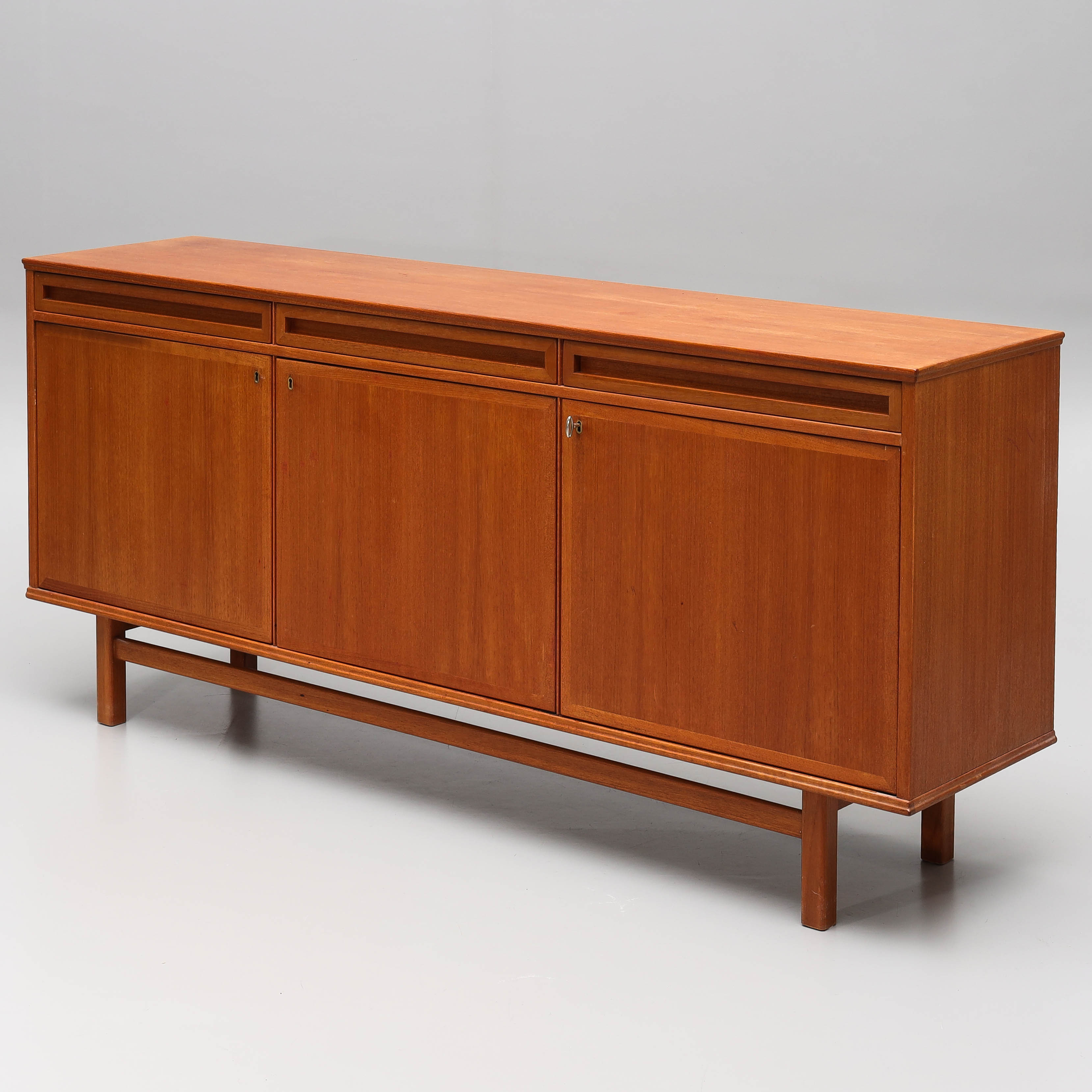 SIDEBOARD, fanérat i teak, 1950/60-tal.
