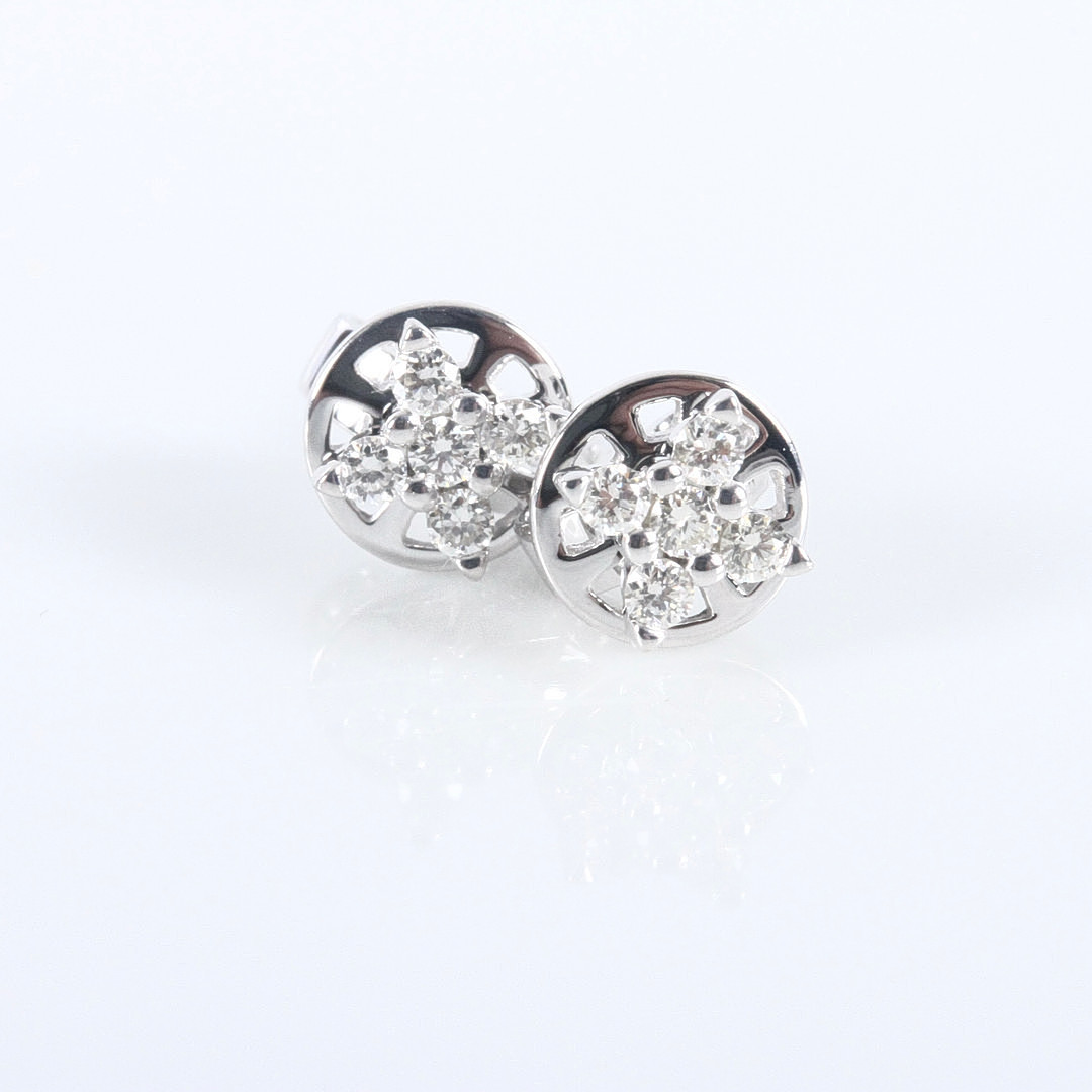 DIAMANTÖRHÄNGEN, ett par, totalt 0,15ct, vitguld 18K.