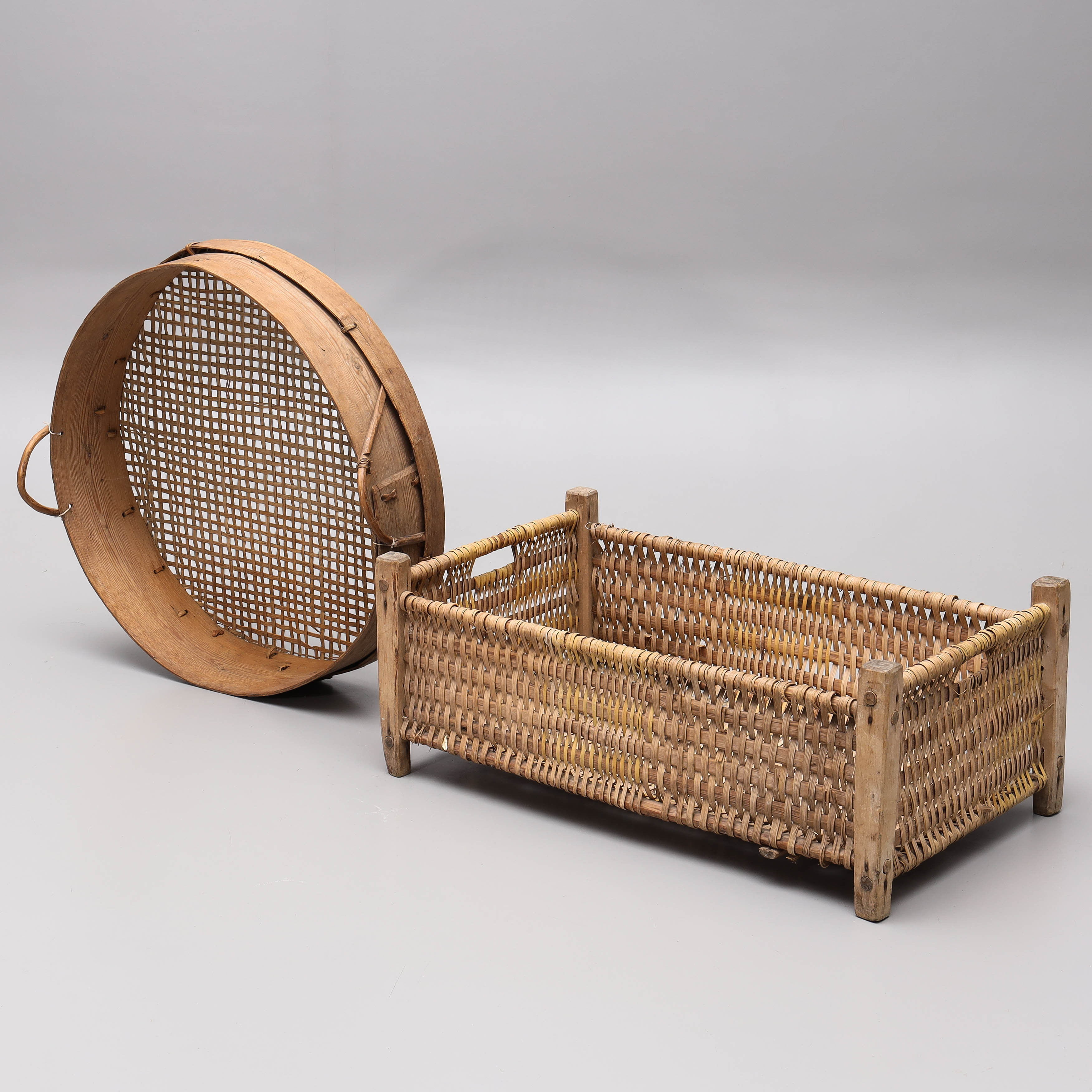KORG samt SÅLL, 2 delar, allmoge, 1800/1900-tal.