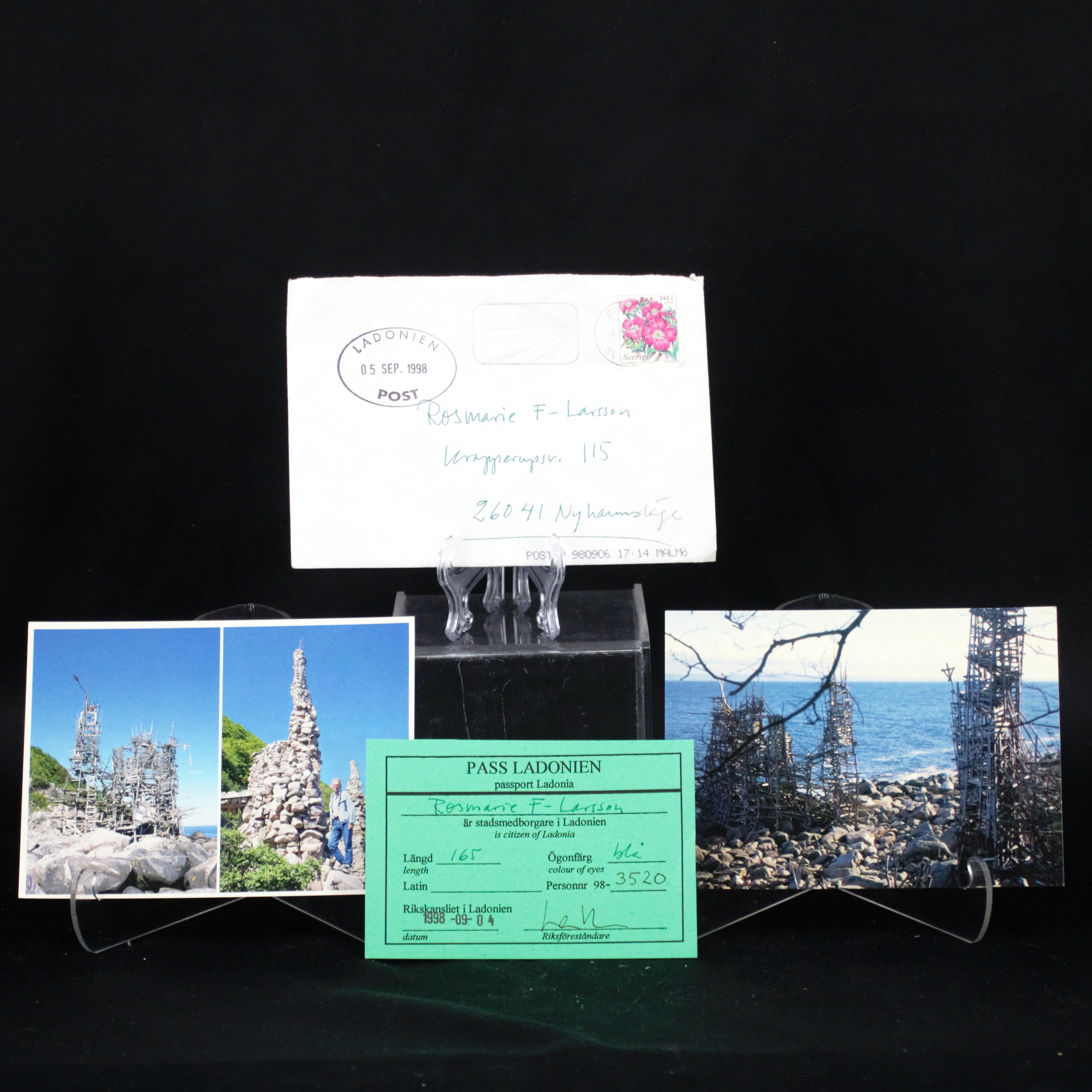 LARS  VILKS. Kuvert, vykort och pass Ladonien, 3 delar, signerade, 1998.
