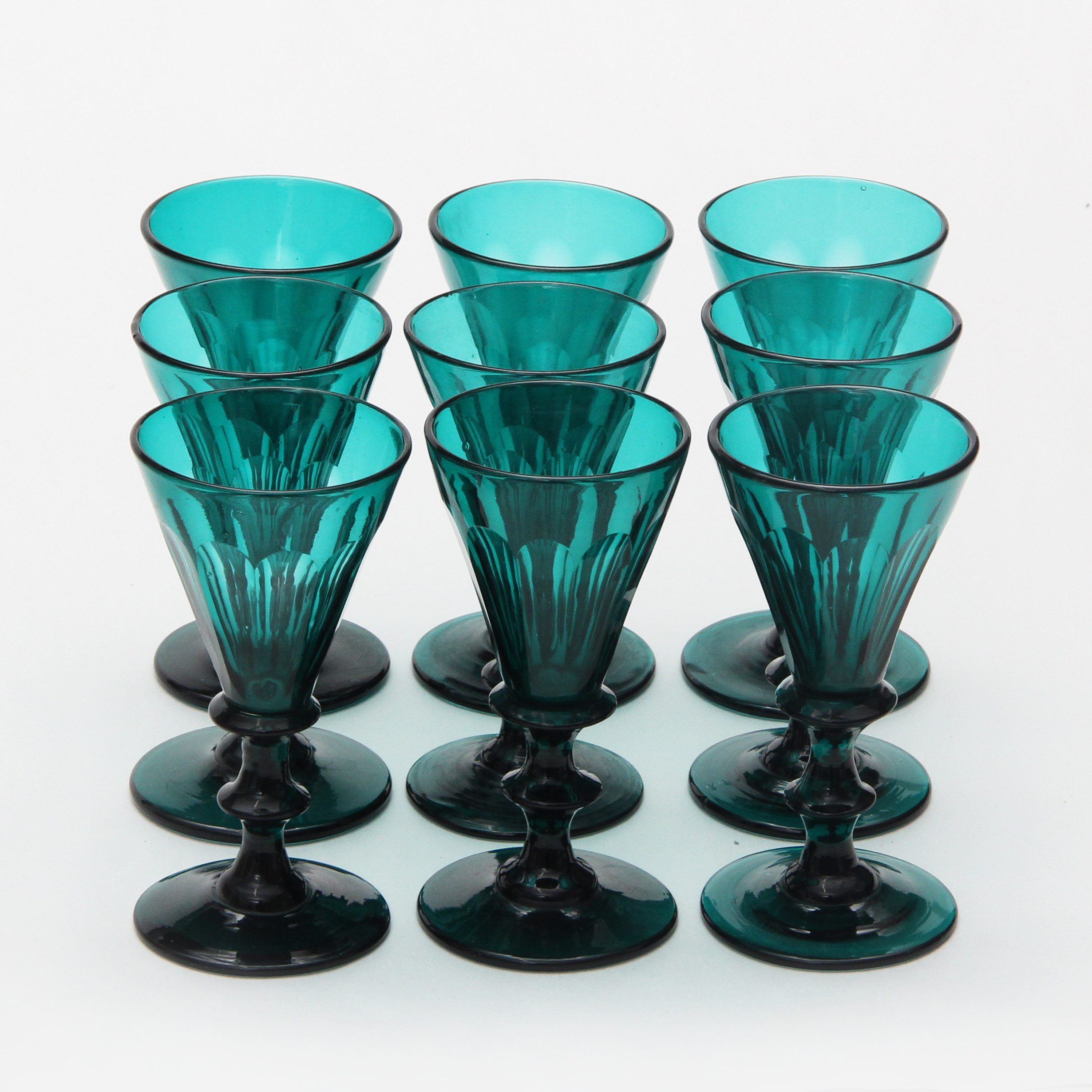 GLAS, 9 st, gröna, antika.