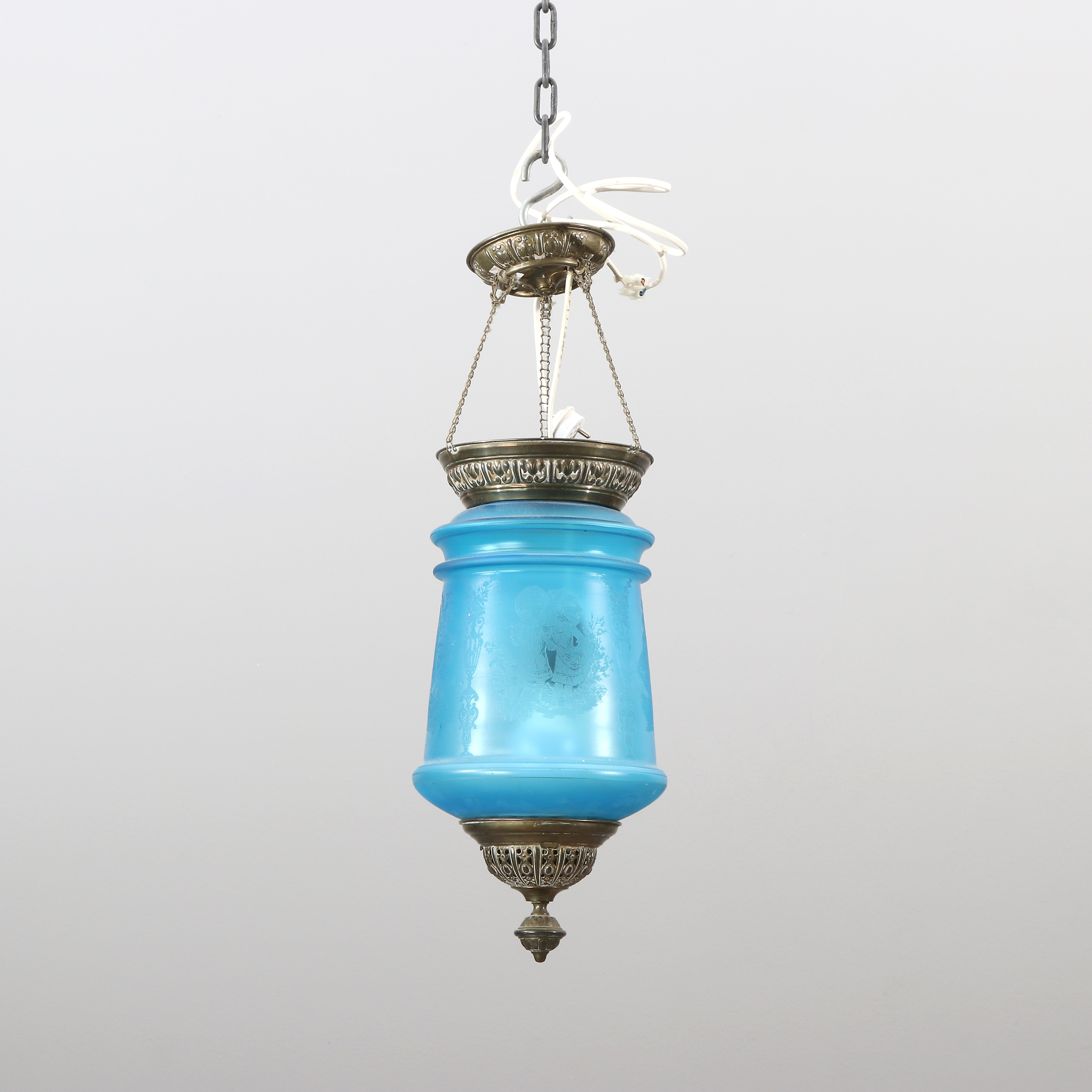 MÅNSKENSAMPEL. Mässing och blått glas. Omkring år 1900.