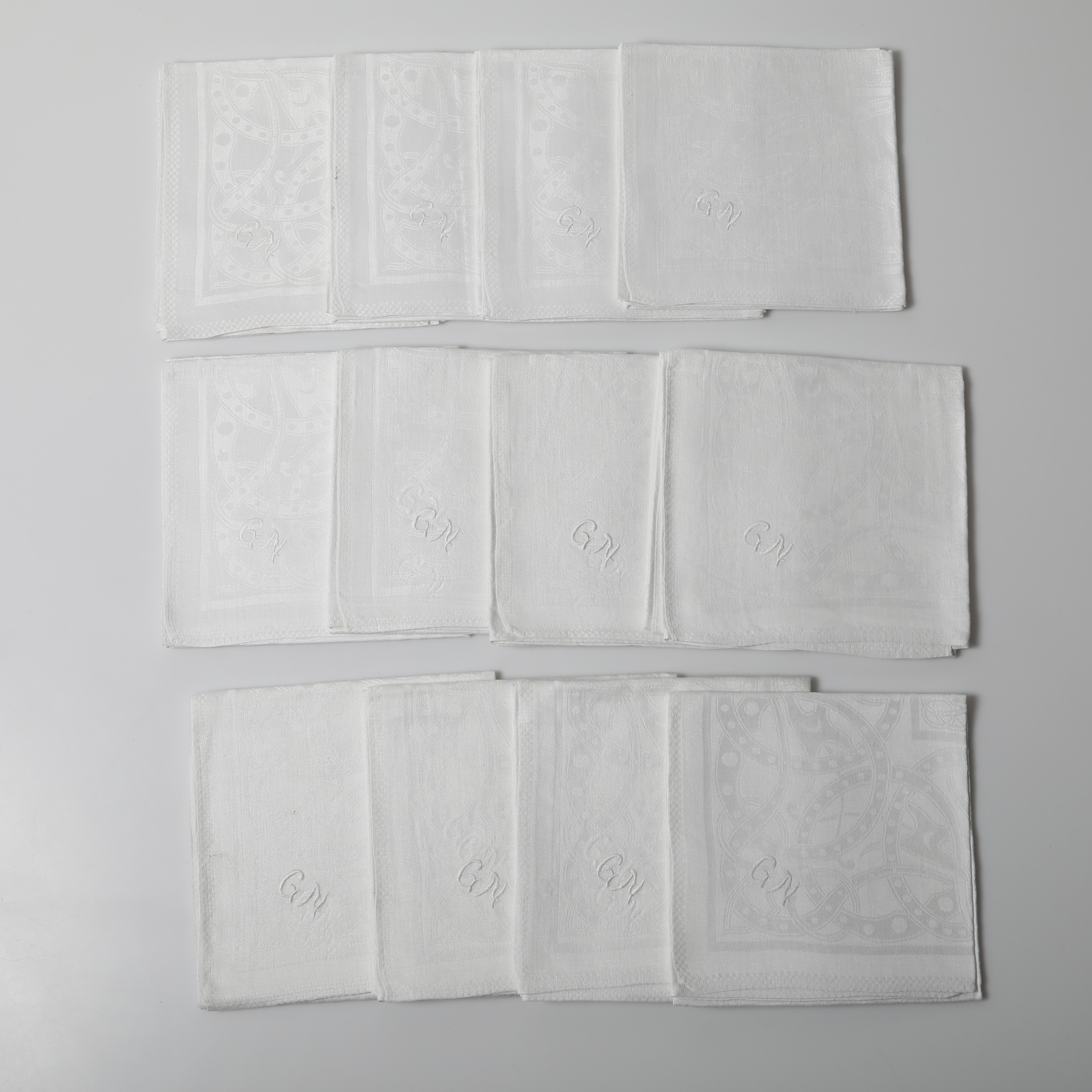 SIGNE SOHLMAN. Servetter, 12 stycken, Drakmönstret, linnedamast, 1900-tal.