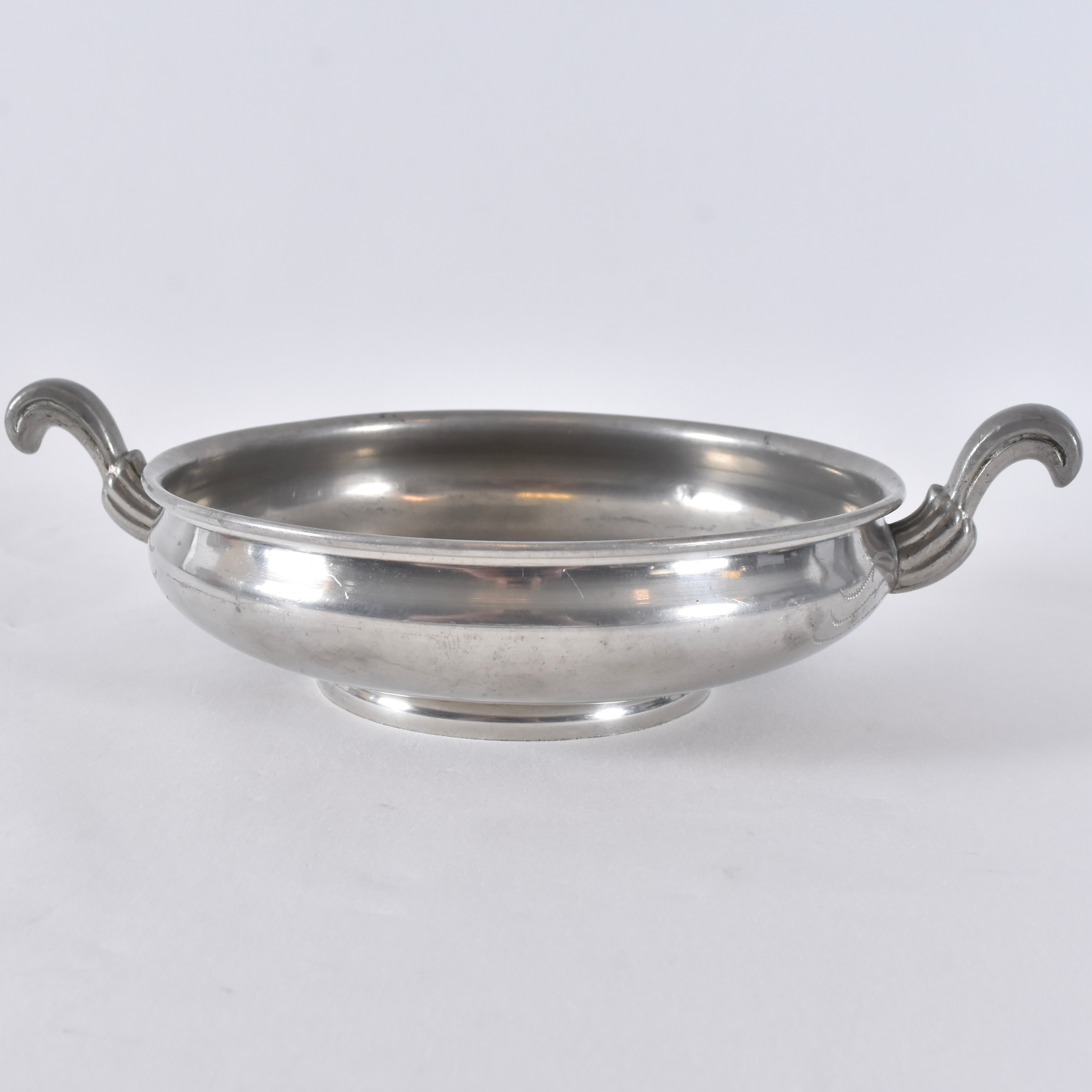 KALLSKÅLSKÅL, tenn, Swedish Grace, C G Hallberg Stockholm 1928.