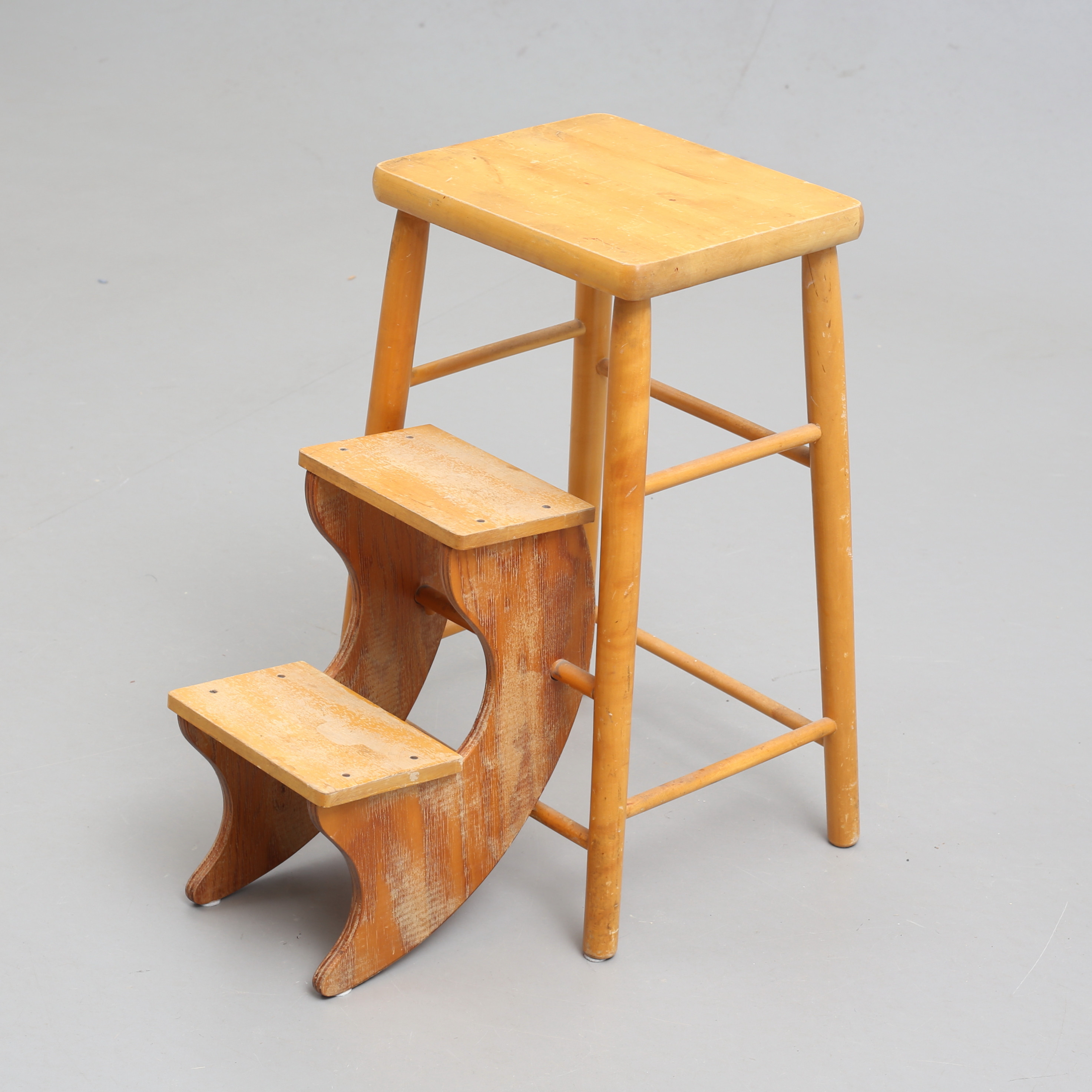 STEGPALL, trä, omkring 1900-talets mitt.