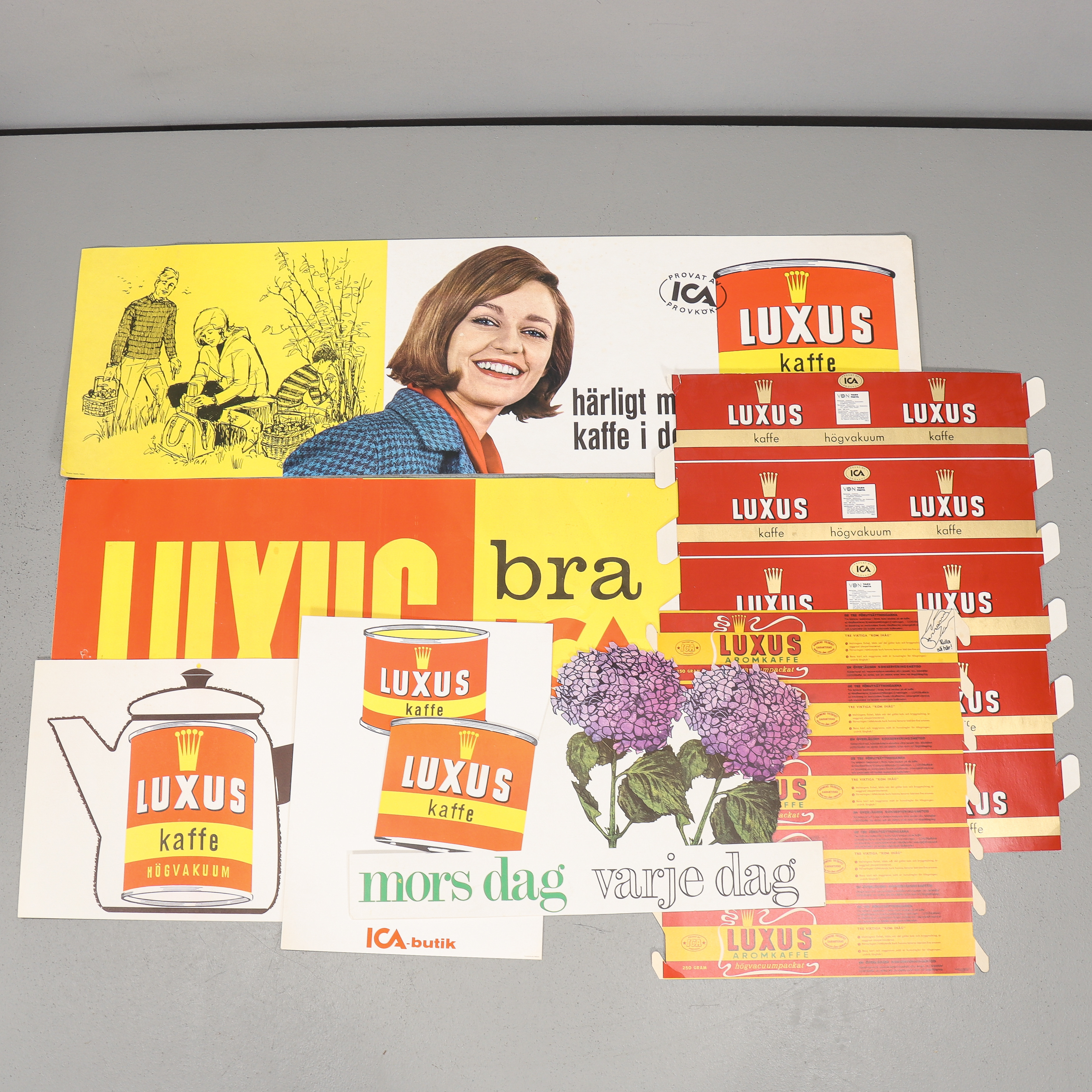 REKLAMSKYLTAR papp och papper, Luxus kaffe, 7 stycken.