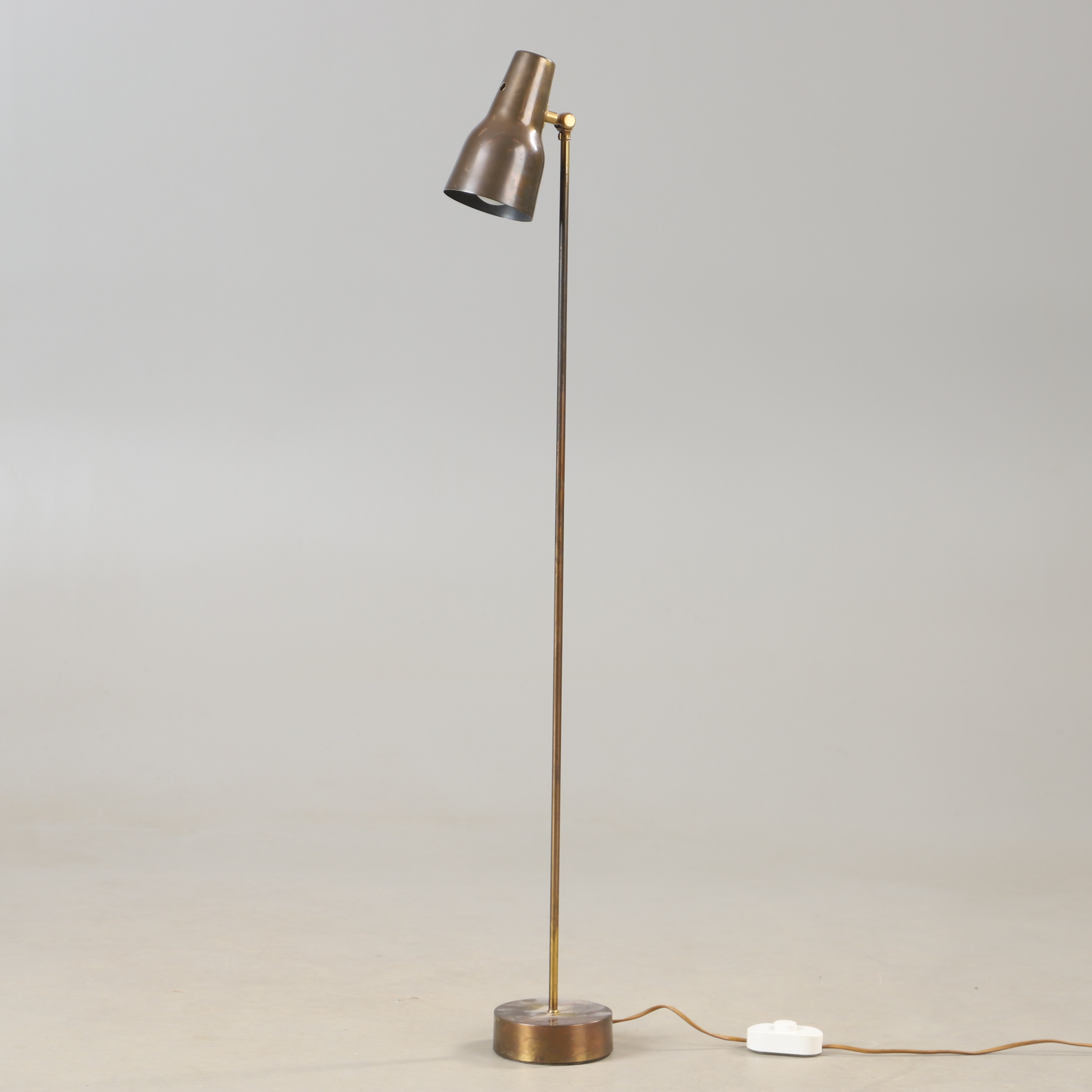 GOLVLAMPA, mässing, Falkenbergs belysning, 1900-talets mitt.