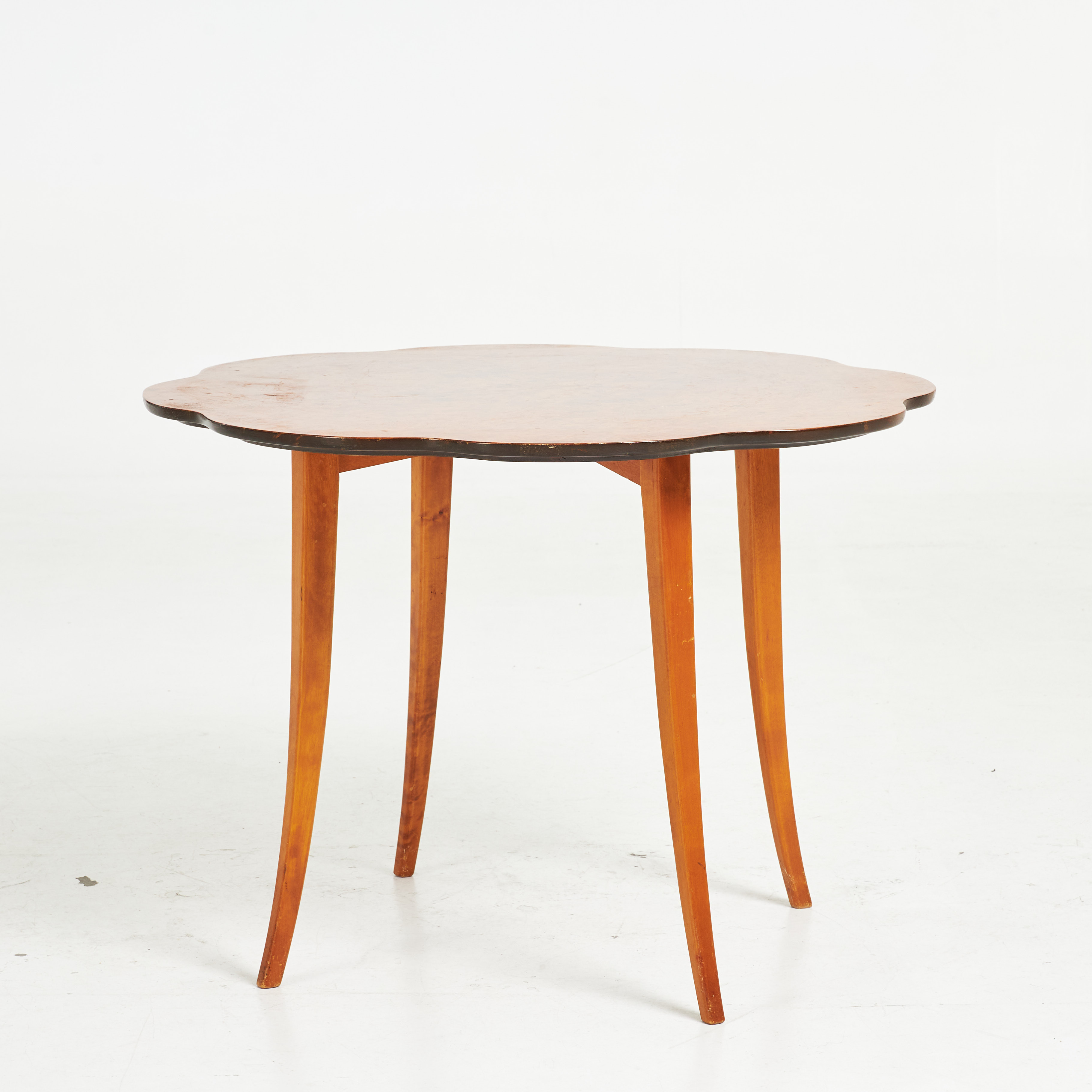 BORD, omkring 1940-tal, bonad björk med rotfanérad skiva.