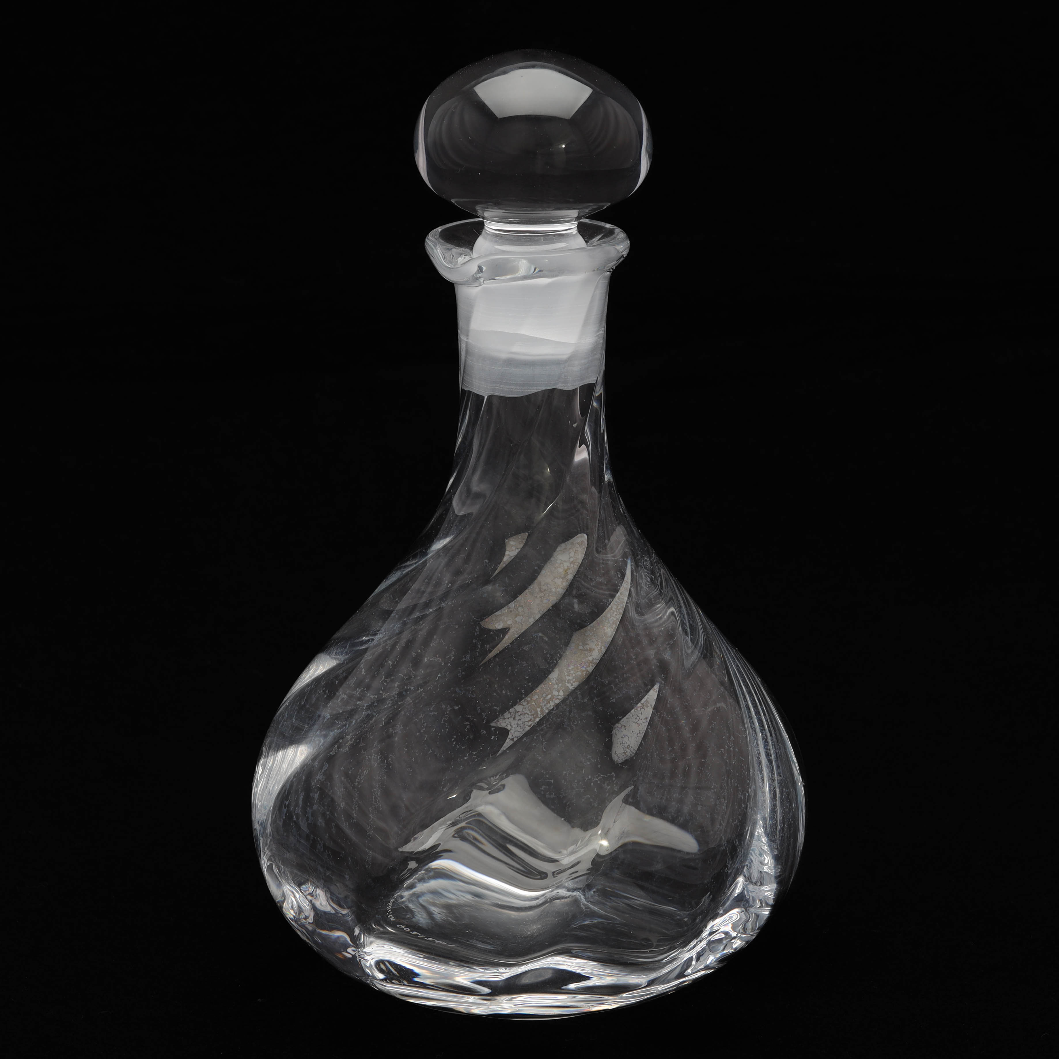 BERTIL VALLIEN. Karaff, kristallglas, signerad, Kosta Boda.