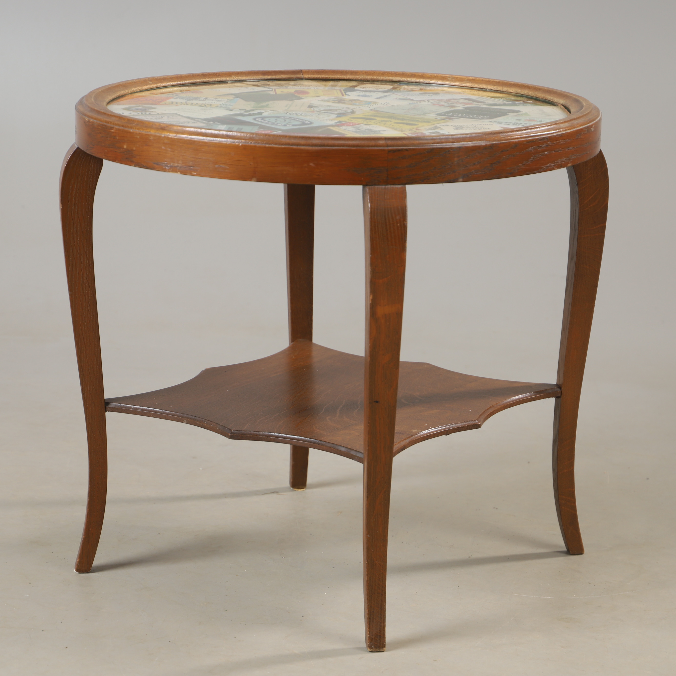 BORD, ek med glasskiva, 1900-talets första hälft.