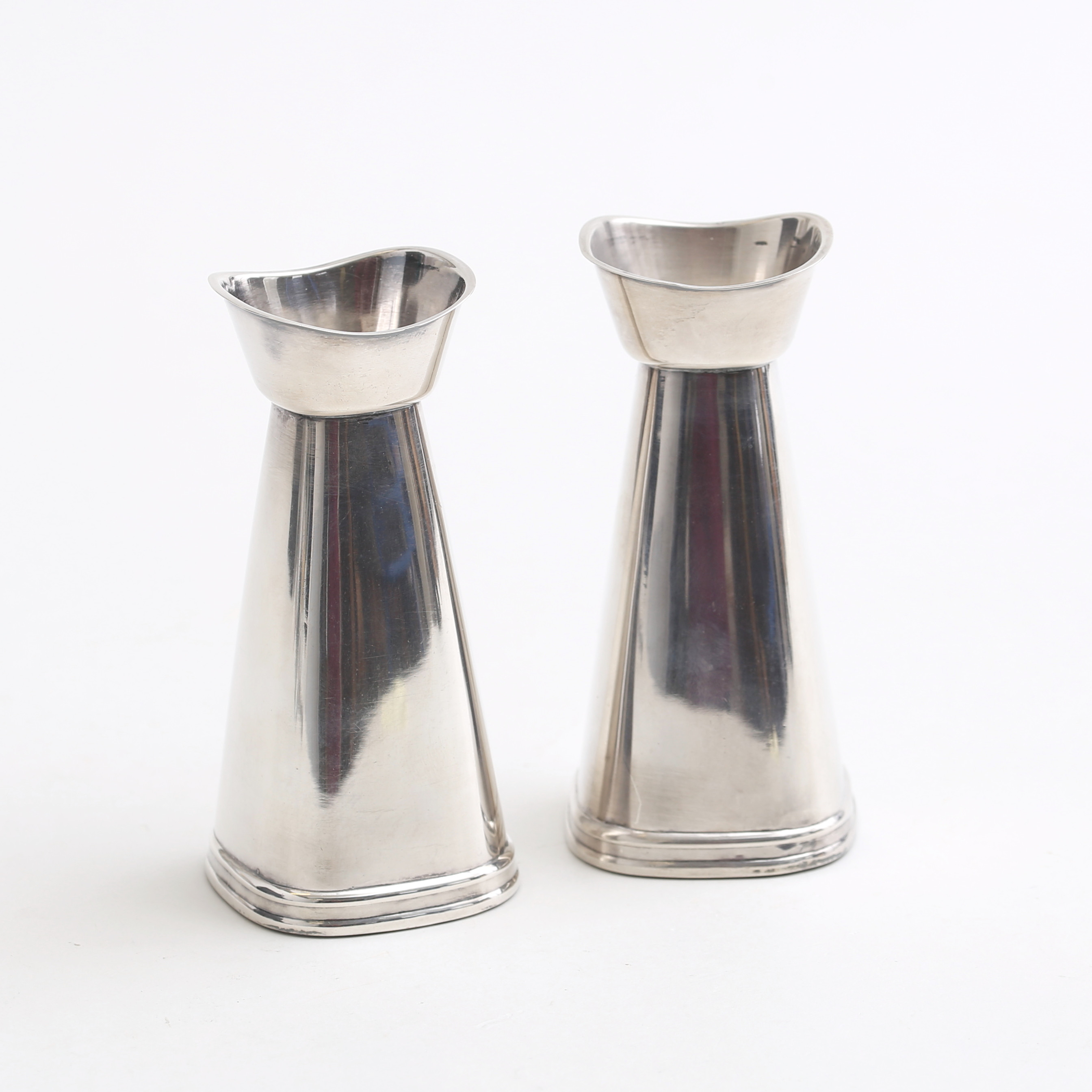 TORE ELDH. Ljusstakar, ett par silver, 1970, totalvikt 425 gram.