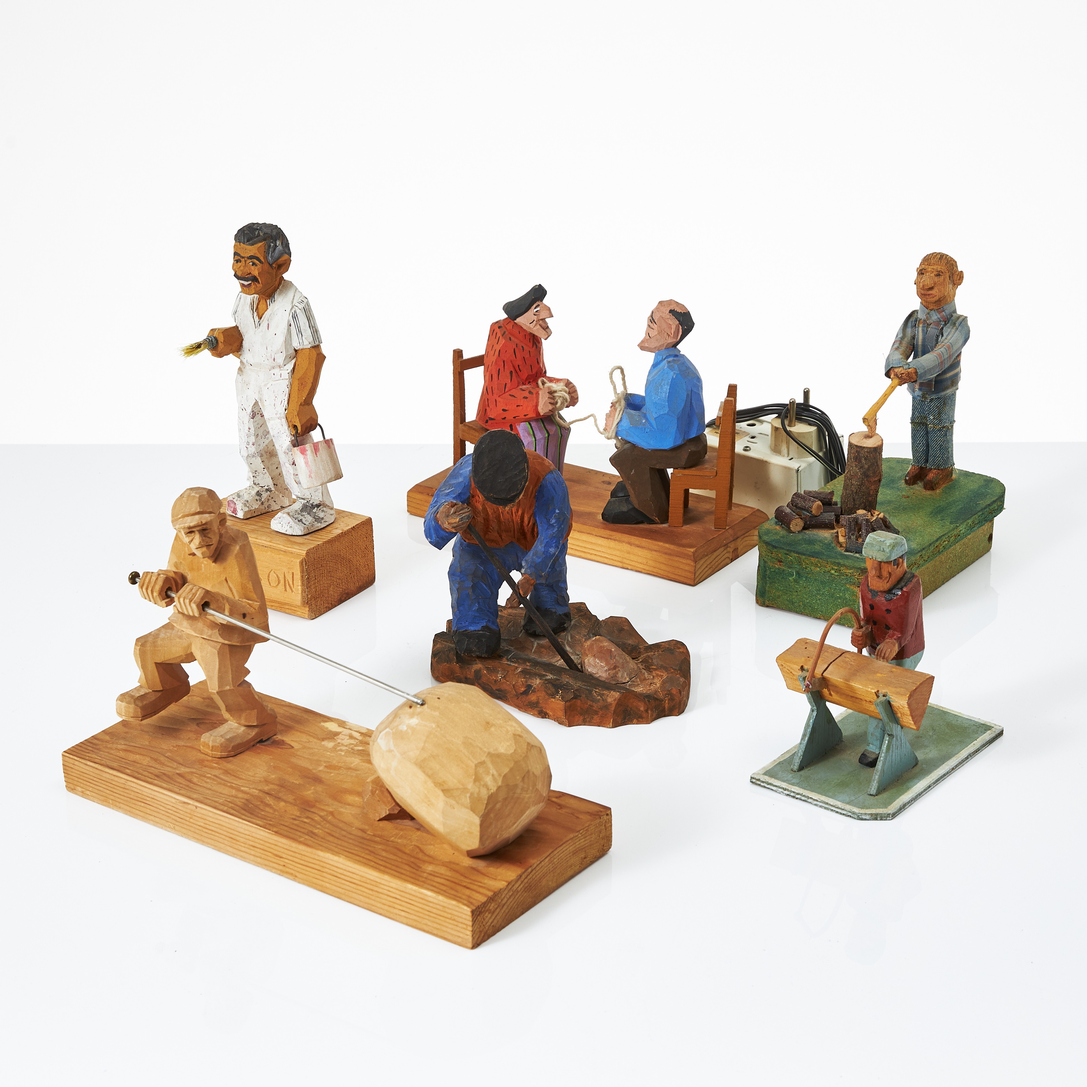 SKULPTURER, 6 st, bl.a., Bengt Råsten, snidade i trä.