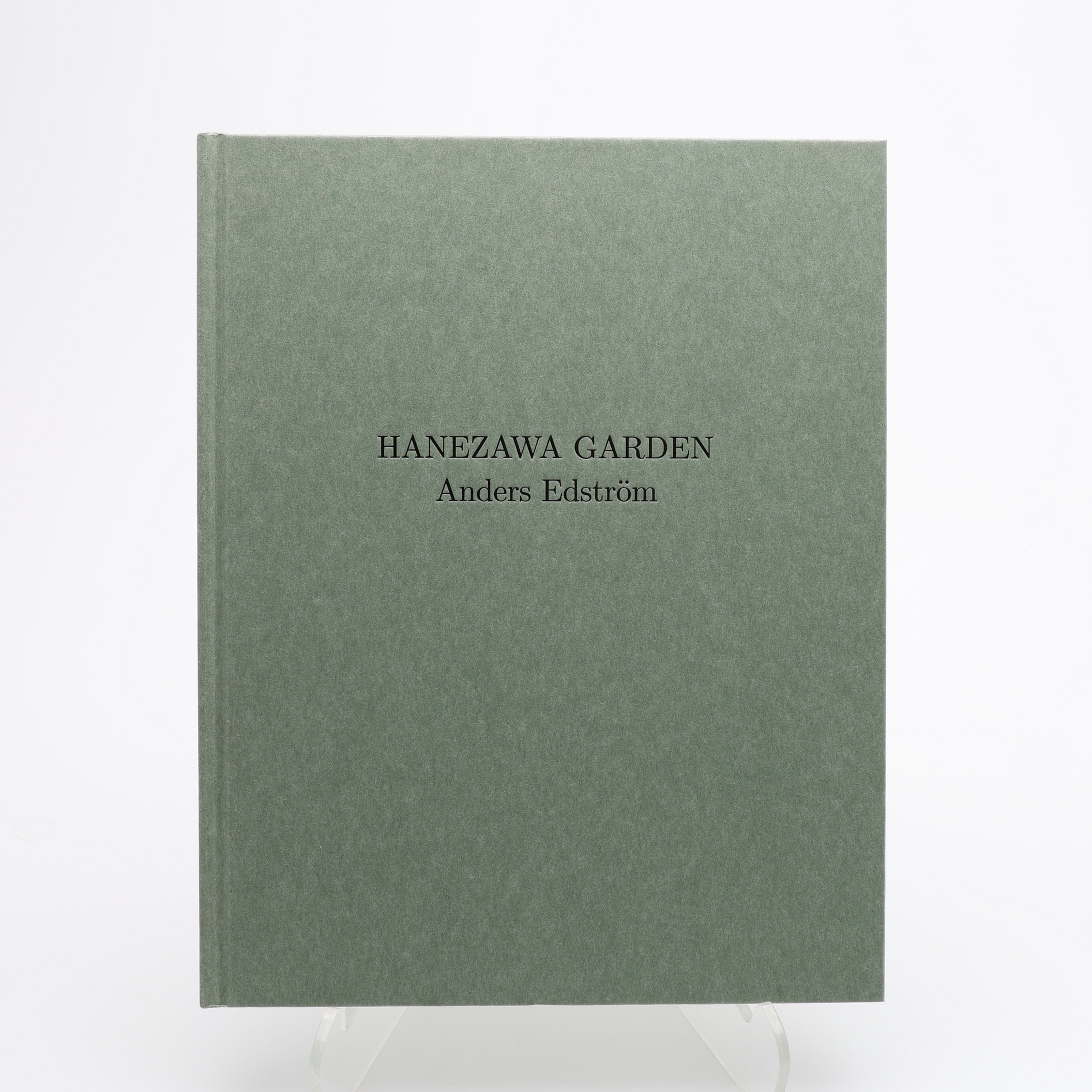 FOTO. DEN SVENSKE FOTOGRAFEN ANDERS EDSTRÖMS "HANEZAWA GARDEN" I FÖRSTA UPPLAGAN, 2015.