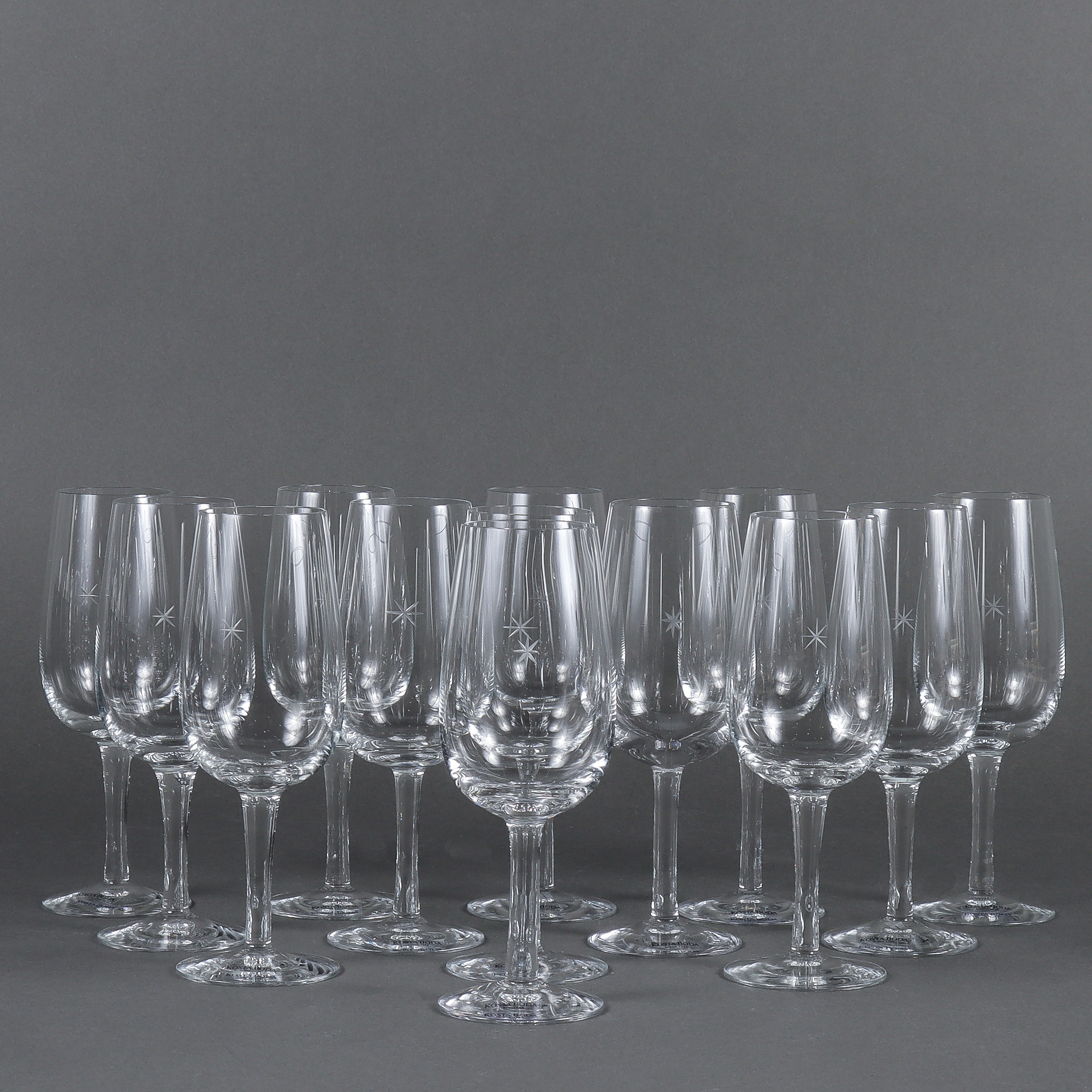 SIGNE PERSSON-MELIN. Vitvinsglas 13 stycken, Kosta Boda "Bouquet".