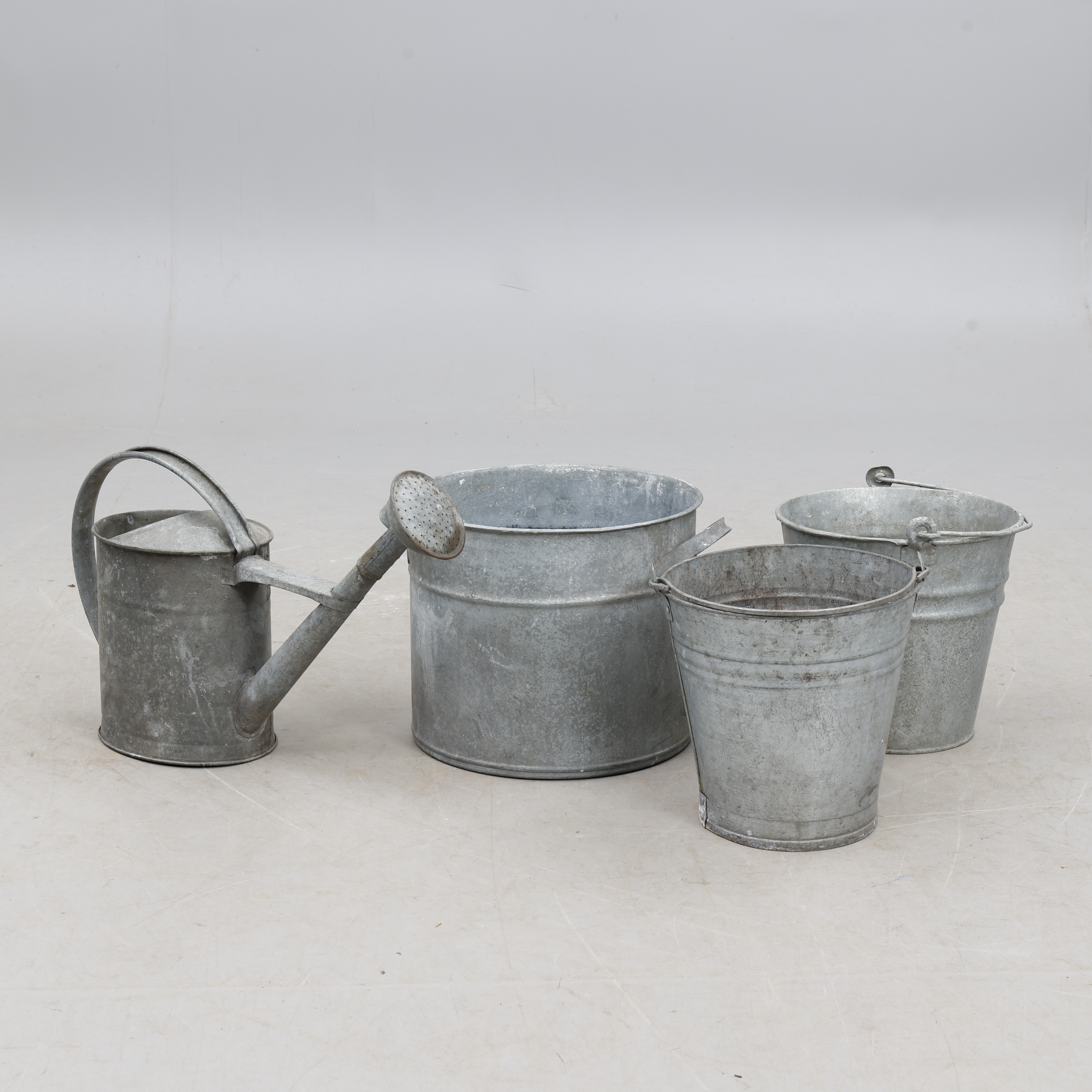 ZINKHINKAR samt vattenkanna, 4 delar.