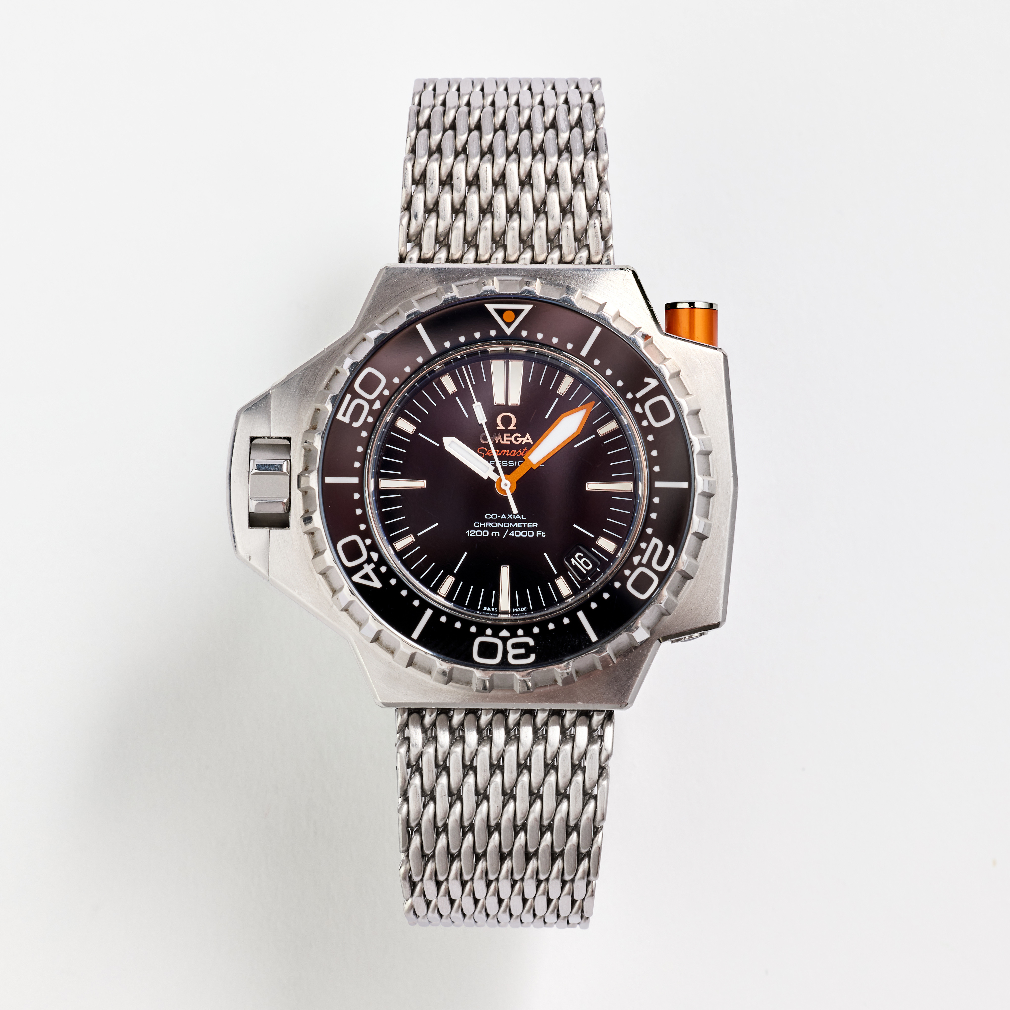 OMEGA, Seamaster Professional (1200 m/4000 Ft), Chronometer, "PloProf", armbandsur, 55 x 48 mm, stål, certifikat, november 2014.