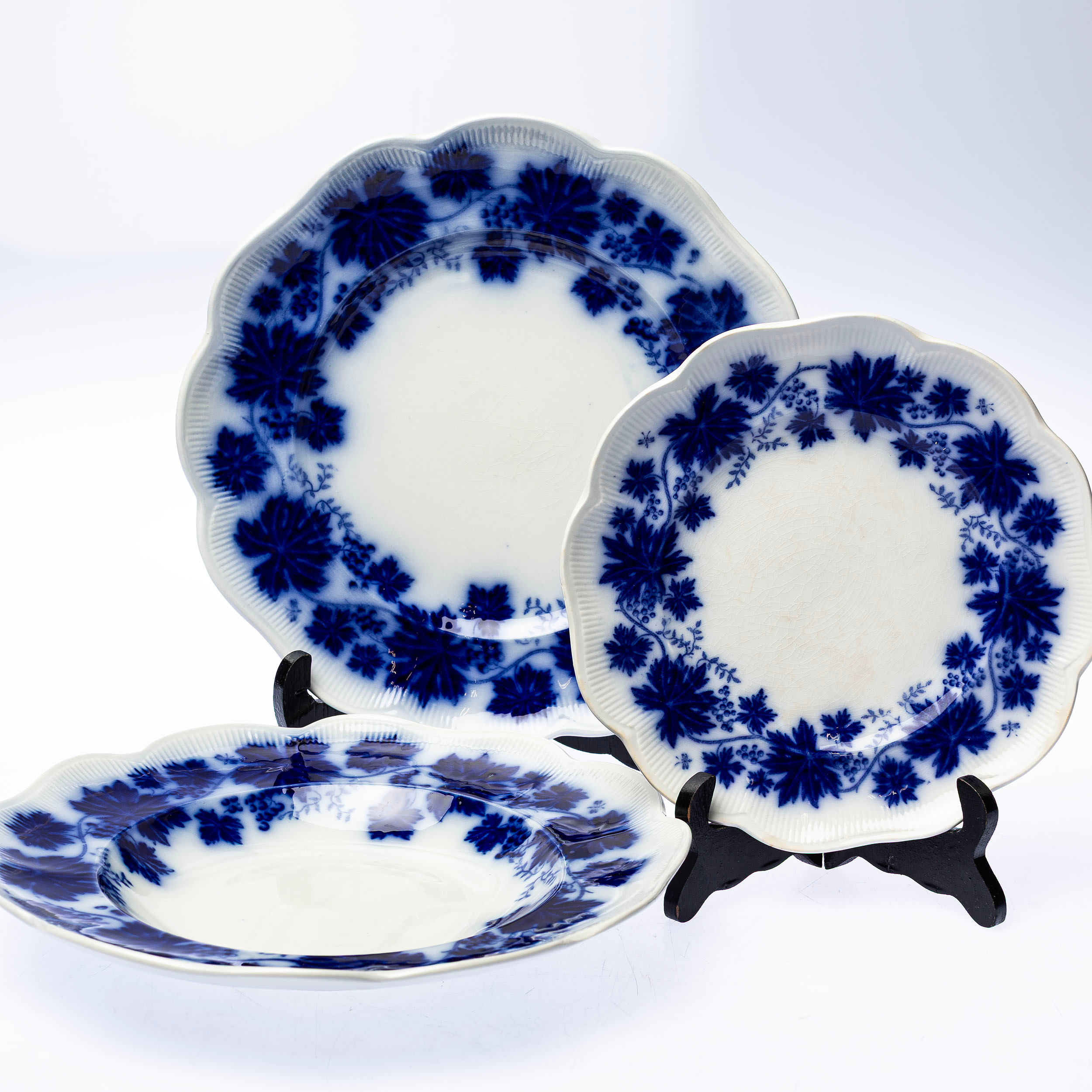 ARTHUR PERCY. Servisdelar, 16 st " vinranka " Gefle Porslinsfabrik.