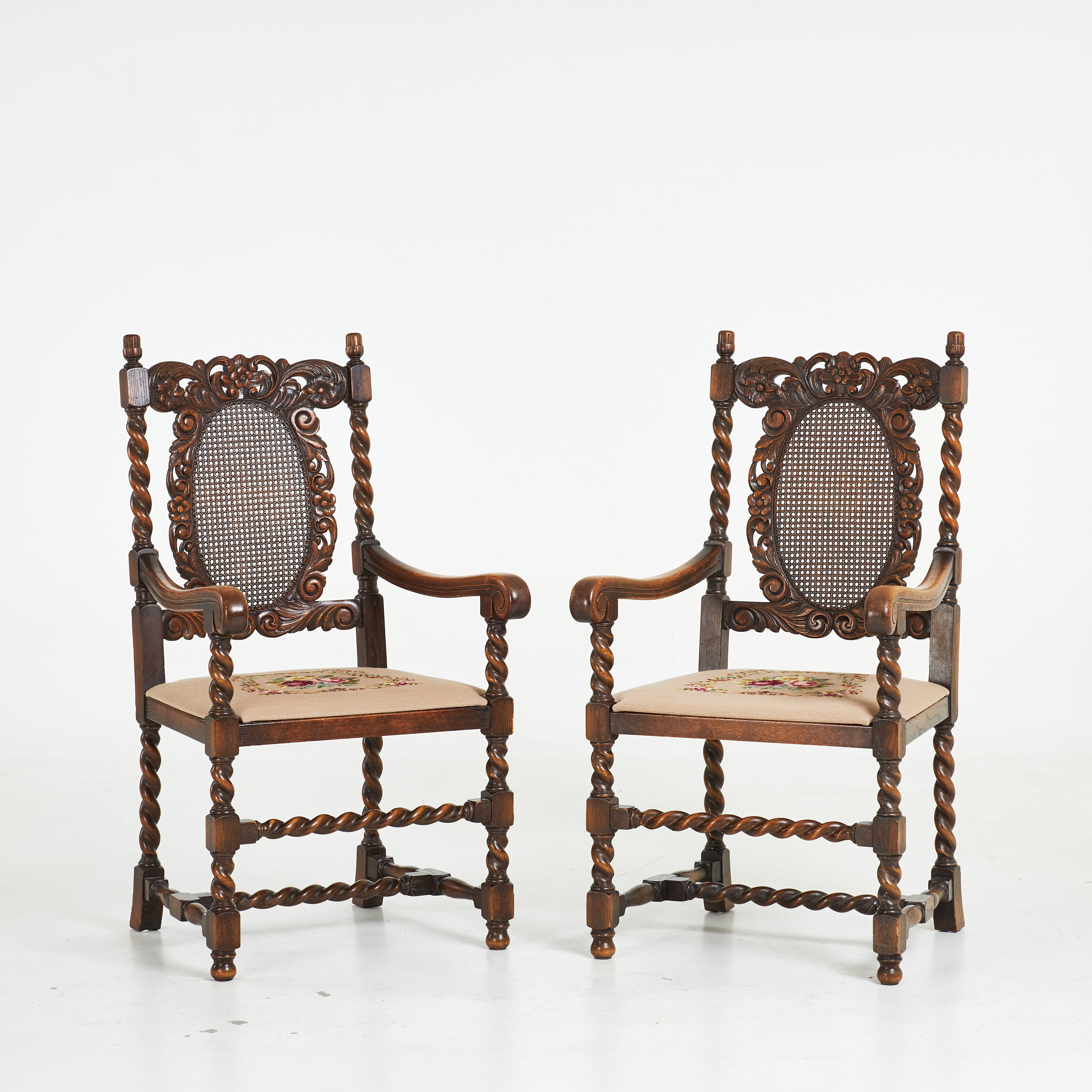 KARMSTOLAR. 1 par, betsad ek, svarvade ben, Nordiska kompaniet, 1928.