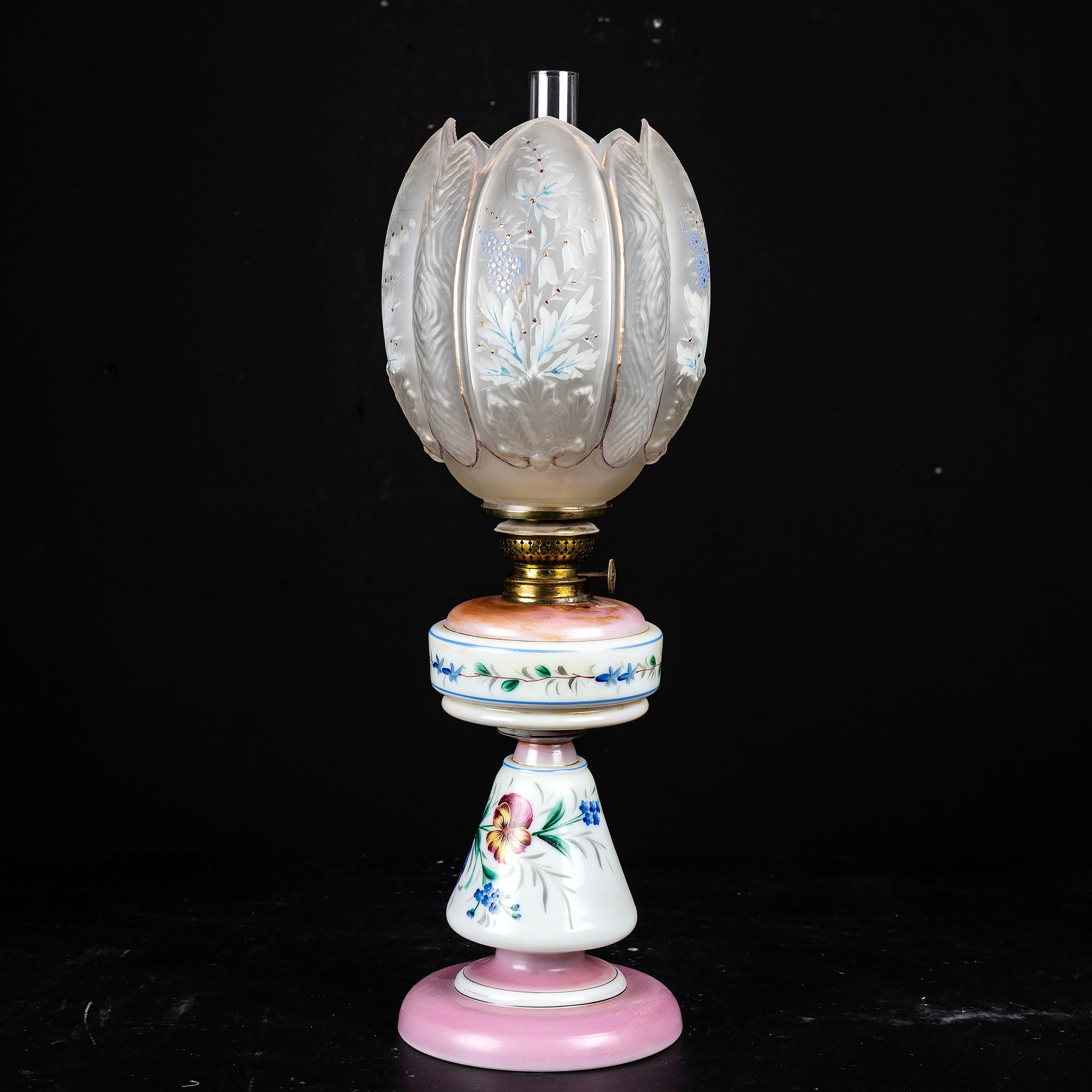 BORDSFOTOGENLAMPA, med tulpankupa, 1900 - talets första hälft.