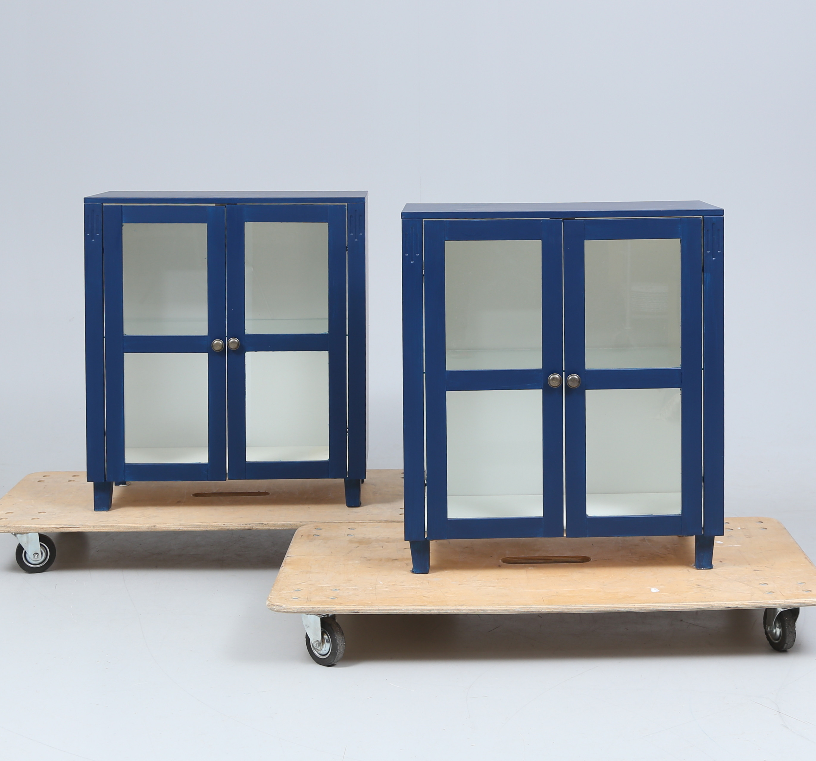 SKÅP, 1 par, bemålade, samtida.