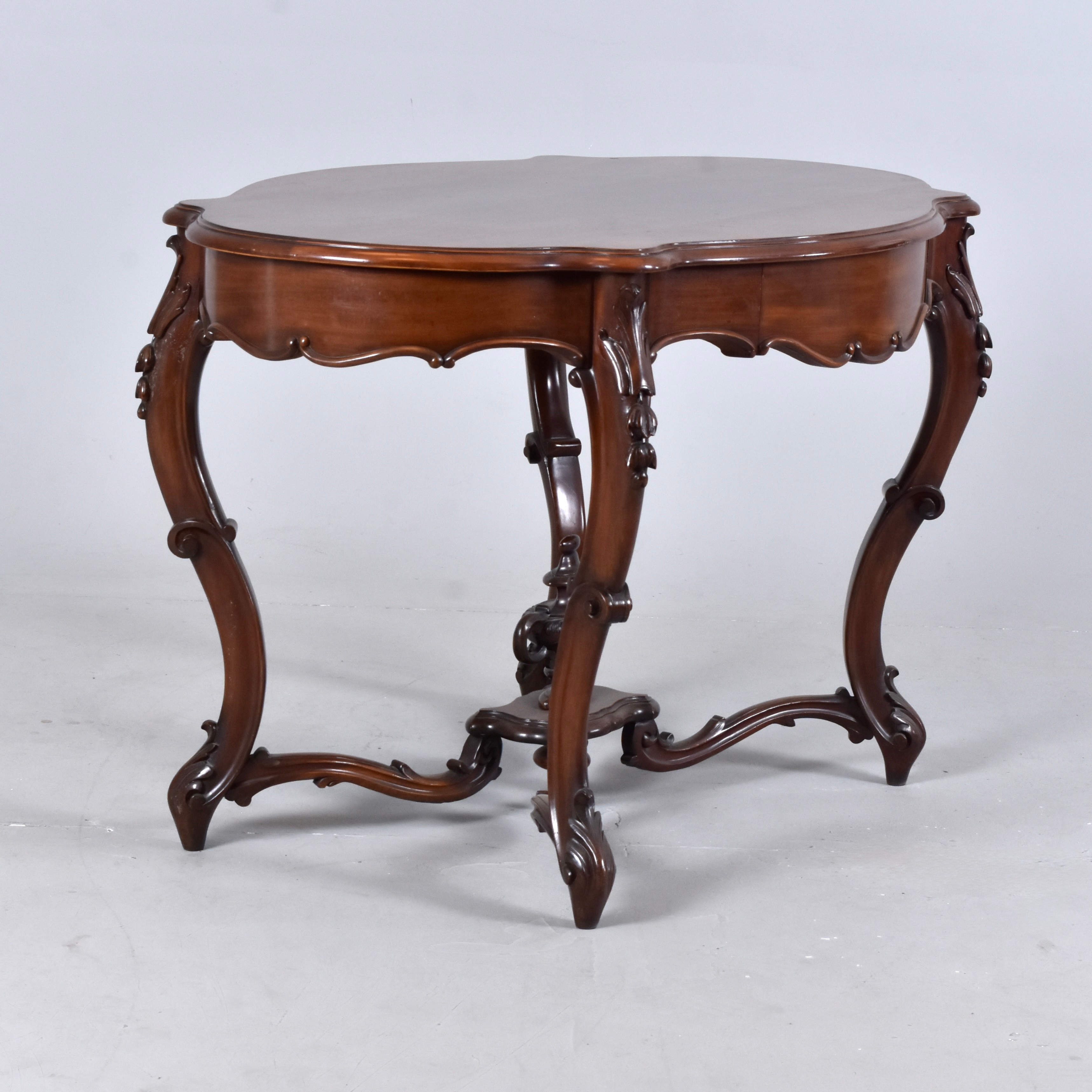 SALONGSBORD, mahogny, oscarianskt, 1800-talets 2 hälft.